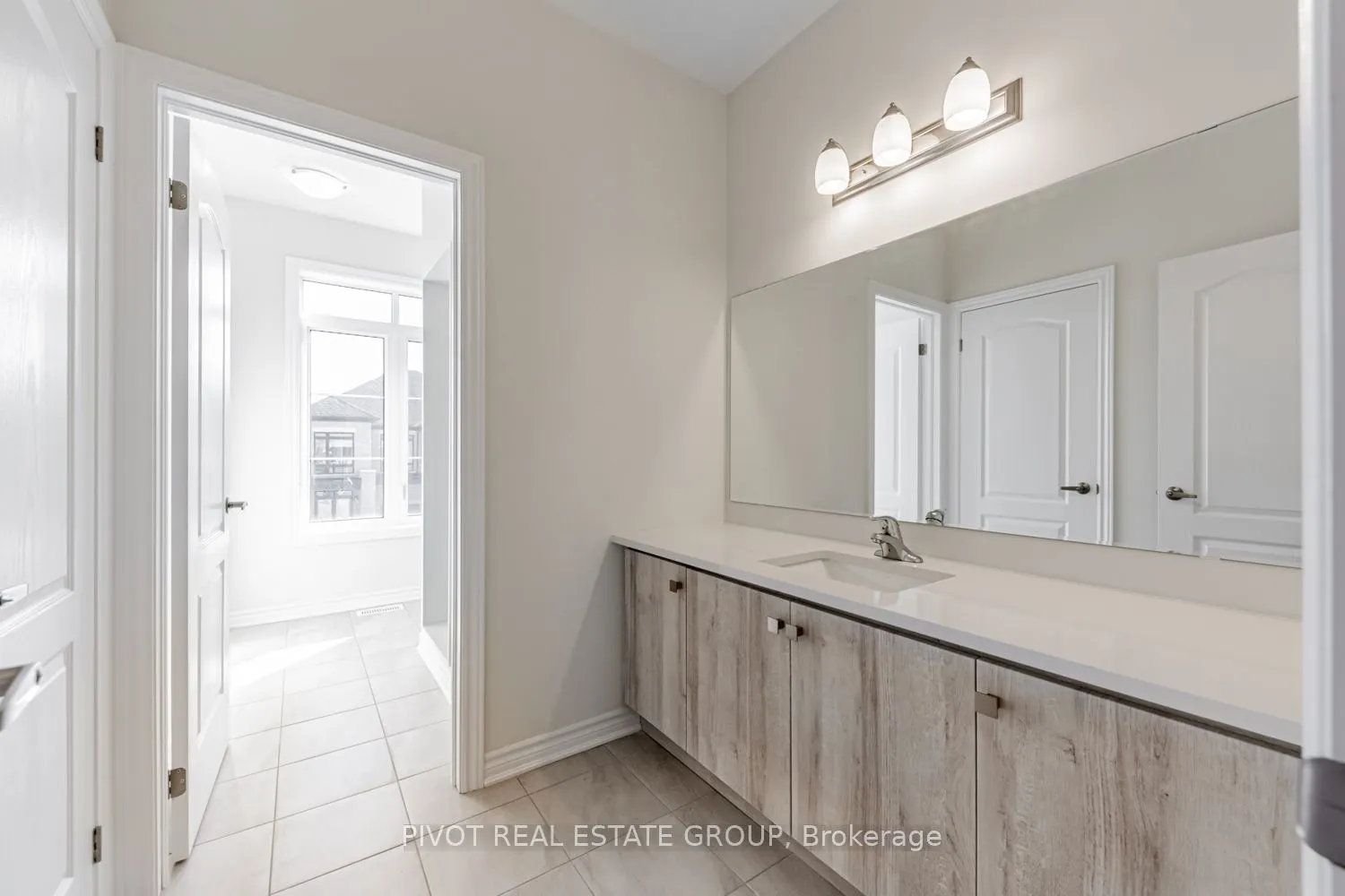 12 Waterfront Crescent