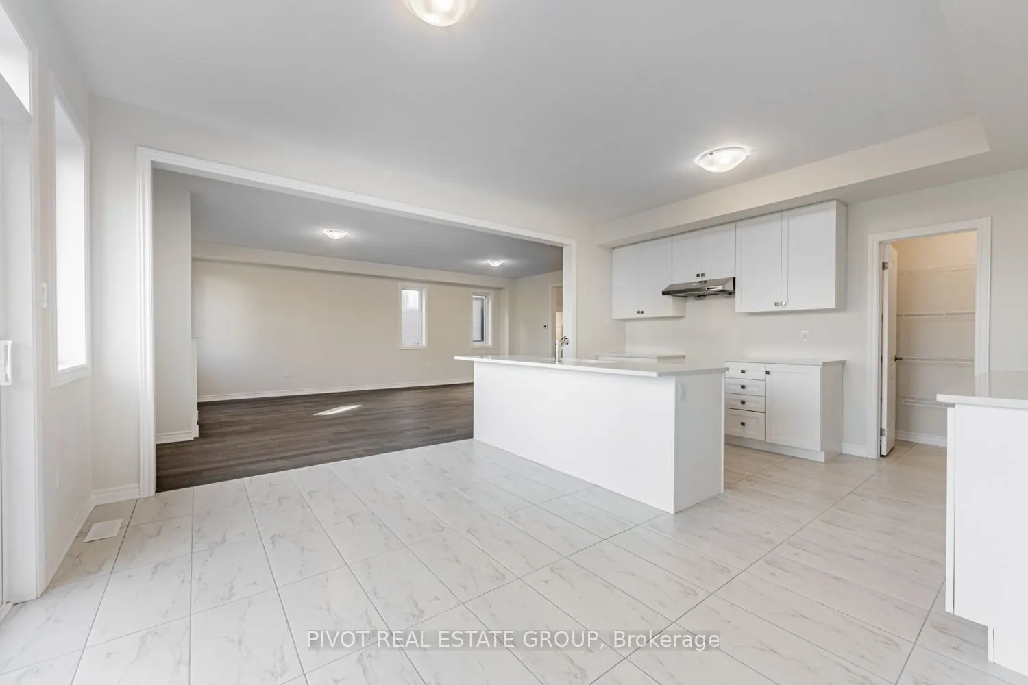 12 Waterfront Crescent