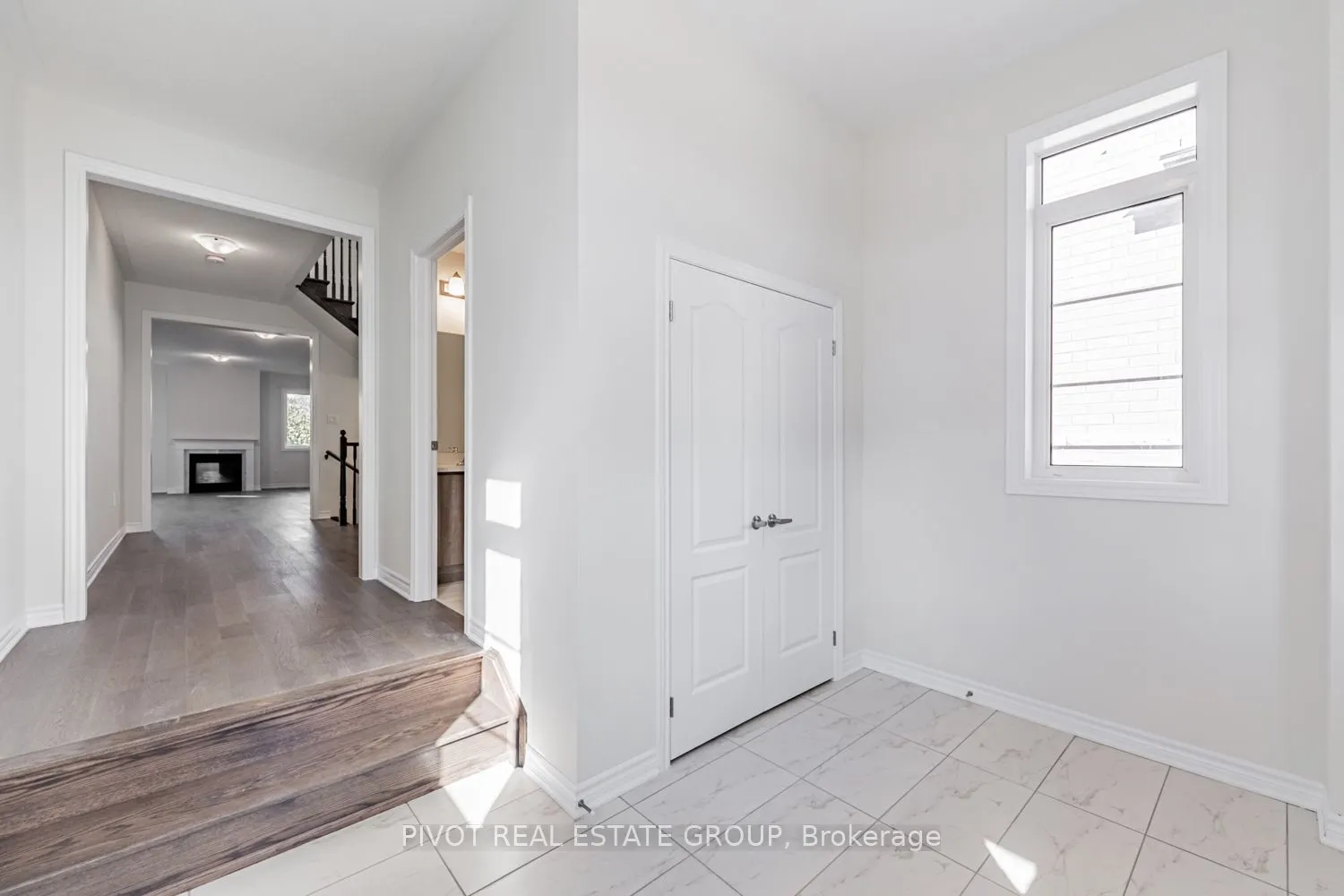 12 Waterfront Crescent