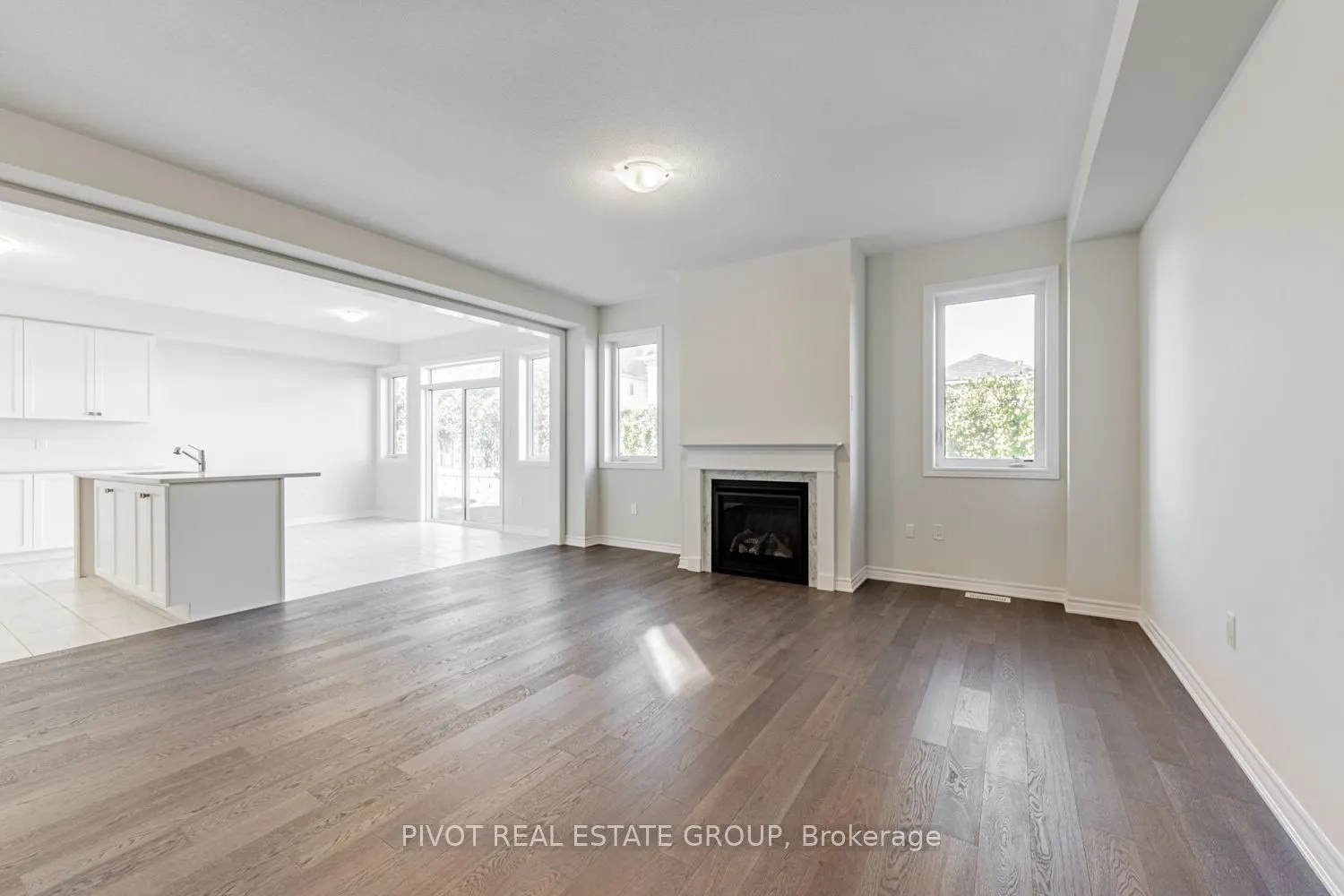 12 Waterfront Crescent