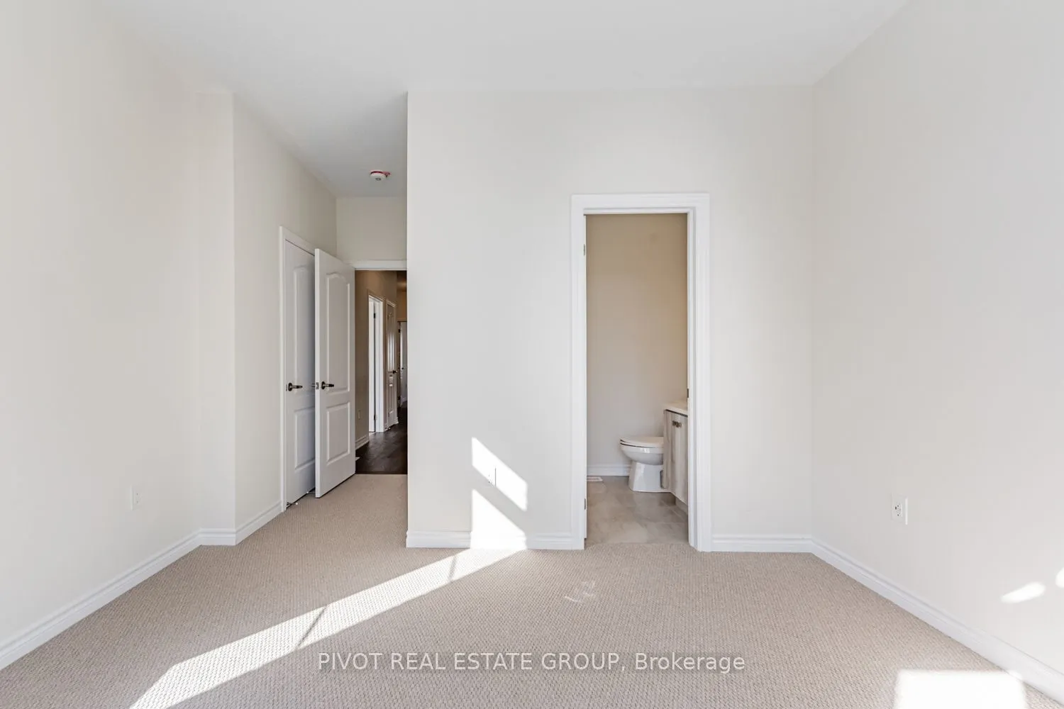 12 Waterfront Crescent