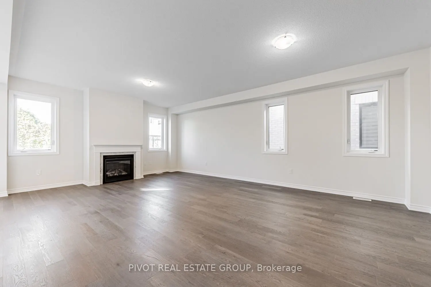 12 Waterfront Crescent