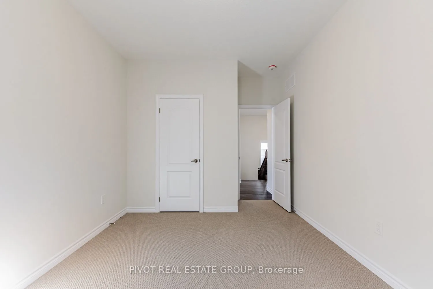 12 Waterfront Crescent