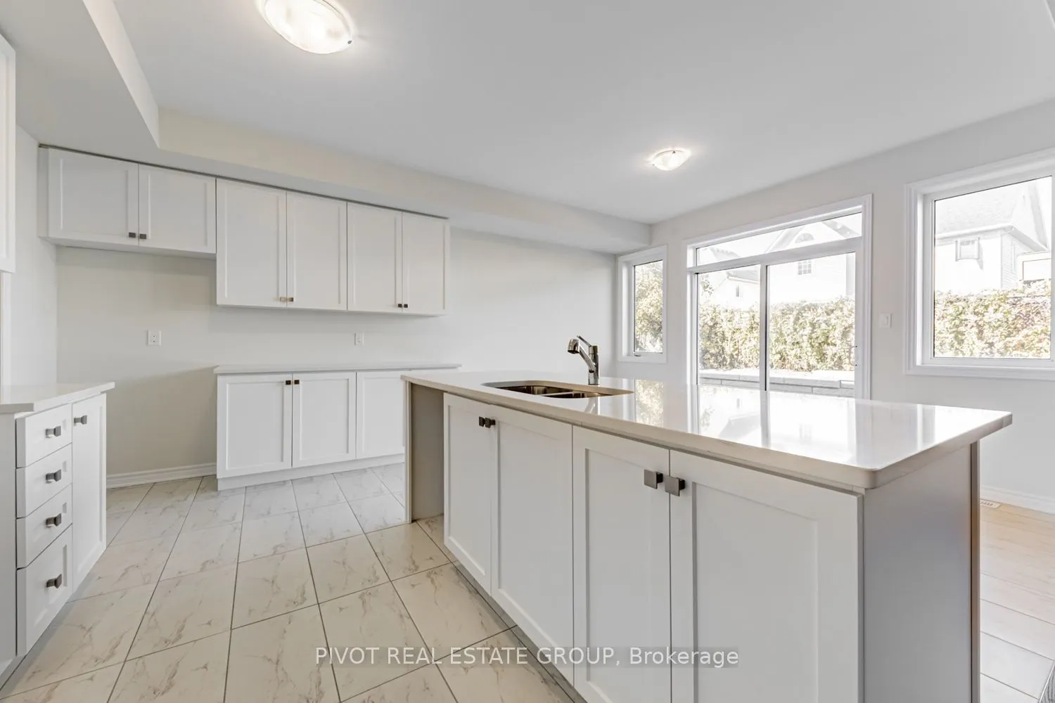 12 Waterfront Crescent