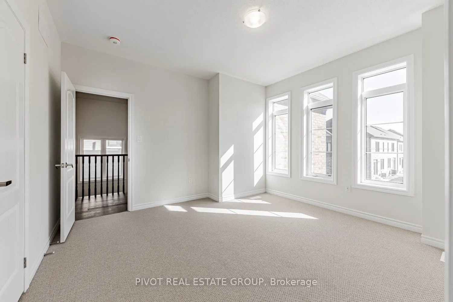 12 Waterfront Crescent