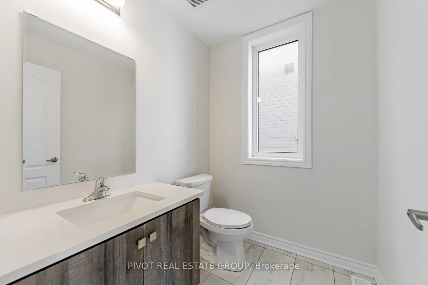 12 Waterfront Crescent