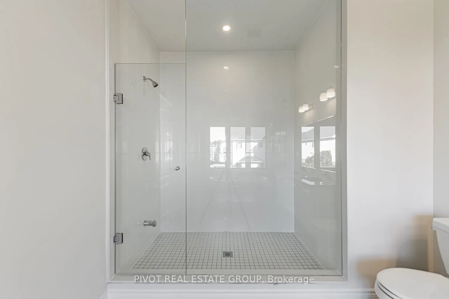 12 Waterfront Crescent