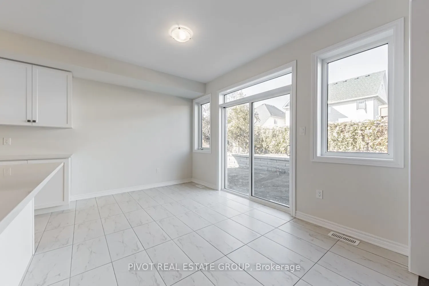 12 Waterfront Crescent