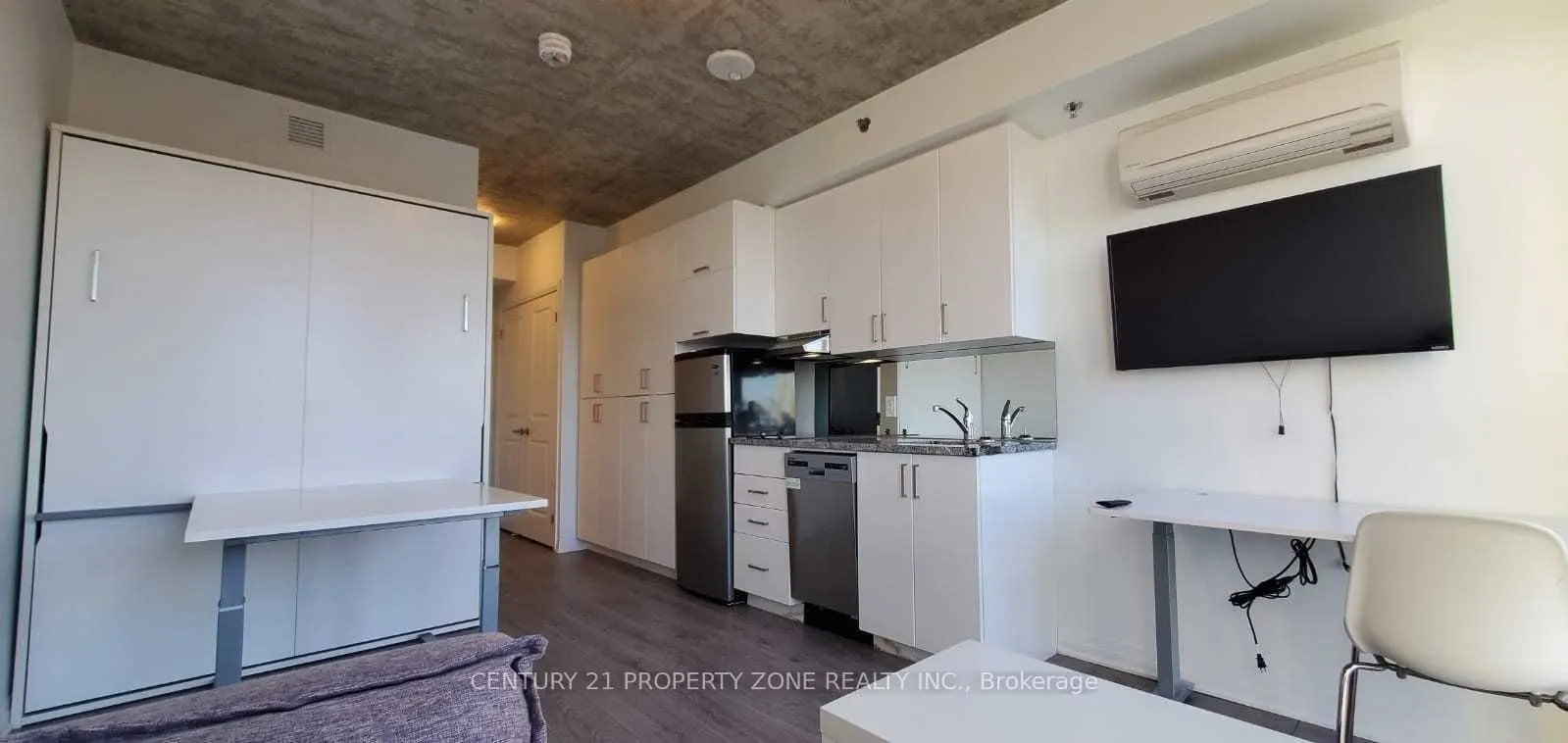 1900 Simcoe Street N, #639