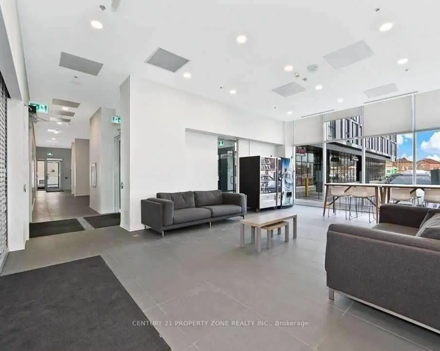 1900 Simcoe Street N, #639