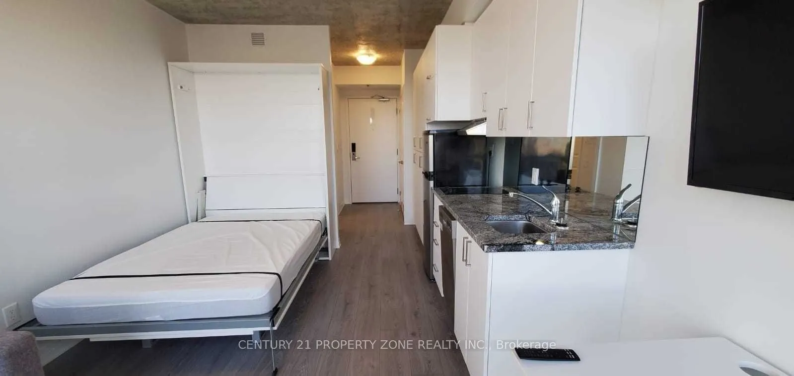 1900 Simcoe Street N, #639