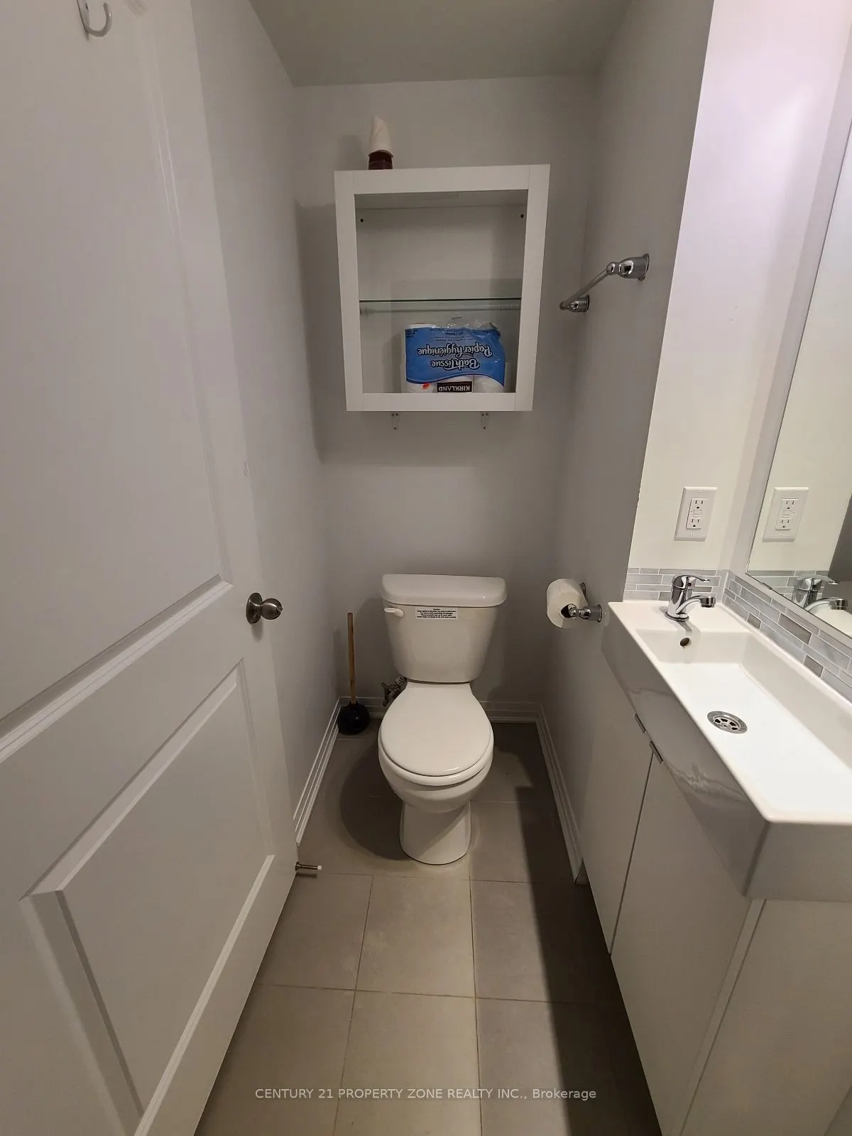 1900 Simcoe Street N, #639