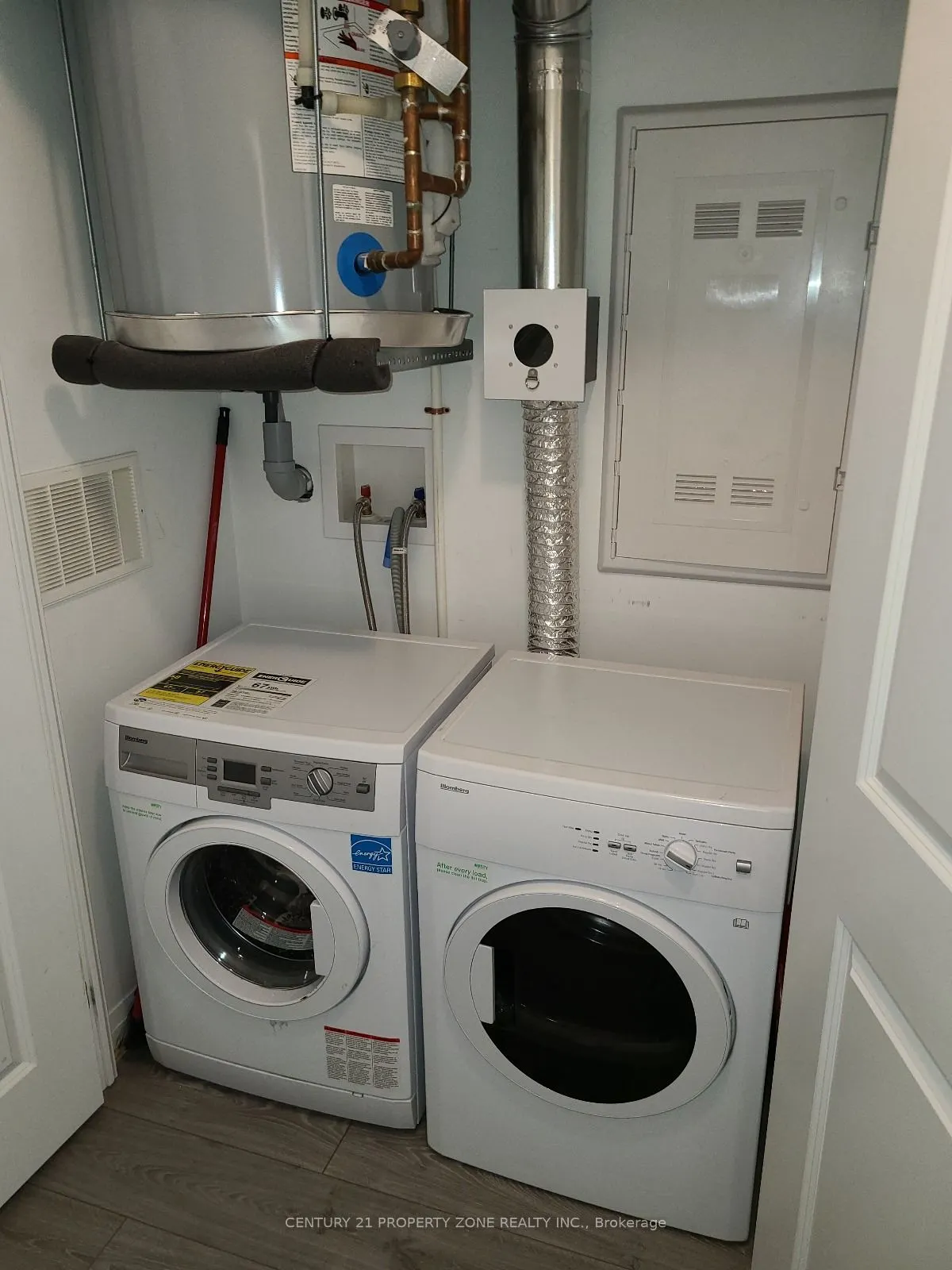 1900 Simcoe Street N, #639