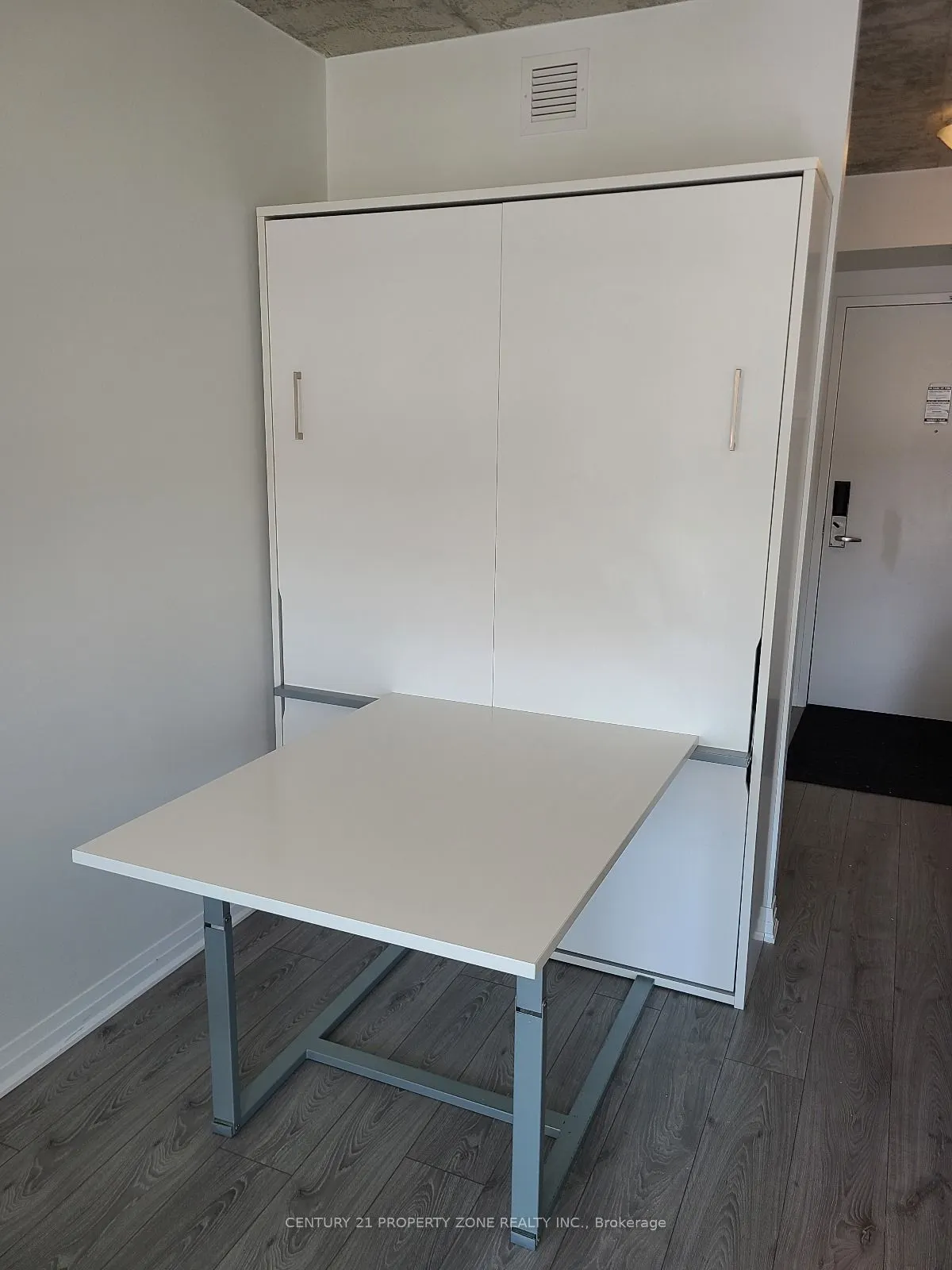 1900 Simcoe Street N, #639