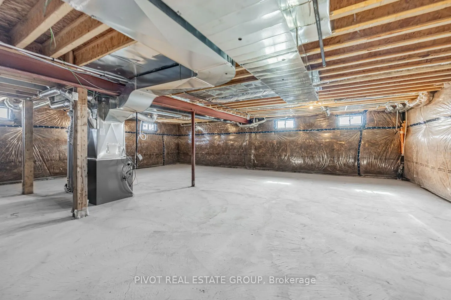 32 Waterfront Crescent