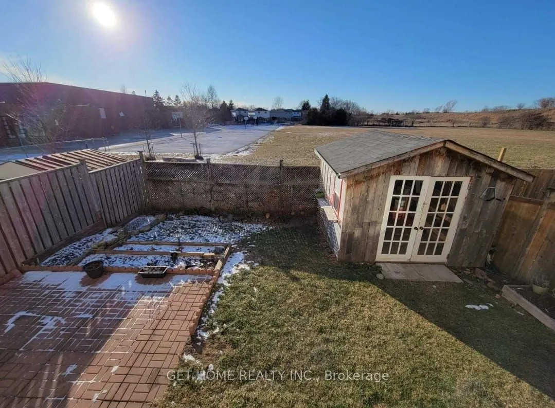 1548 Sarasota Crescent