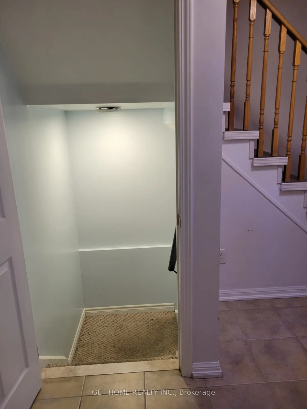 1548 Sarasota Crescent