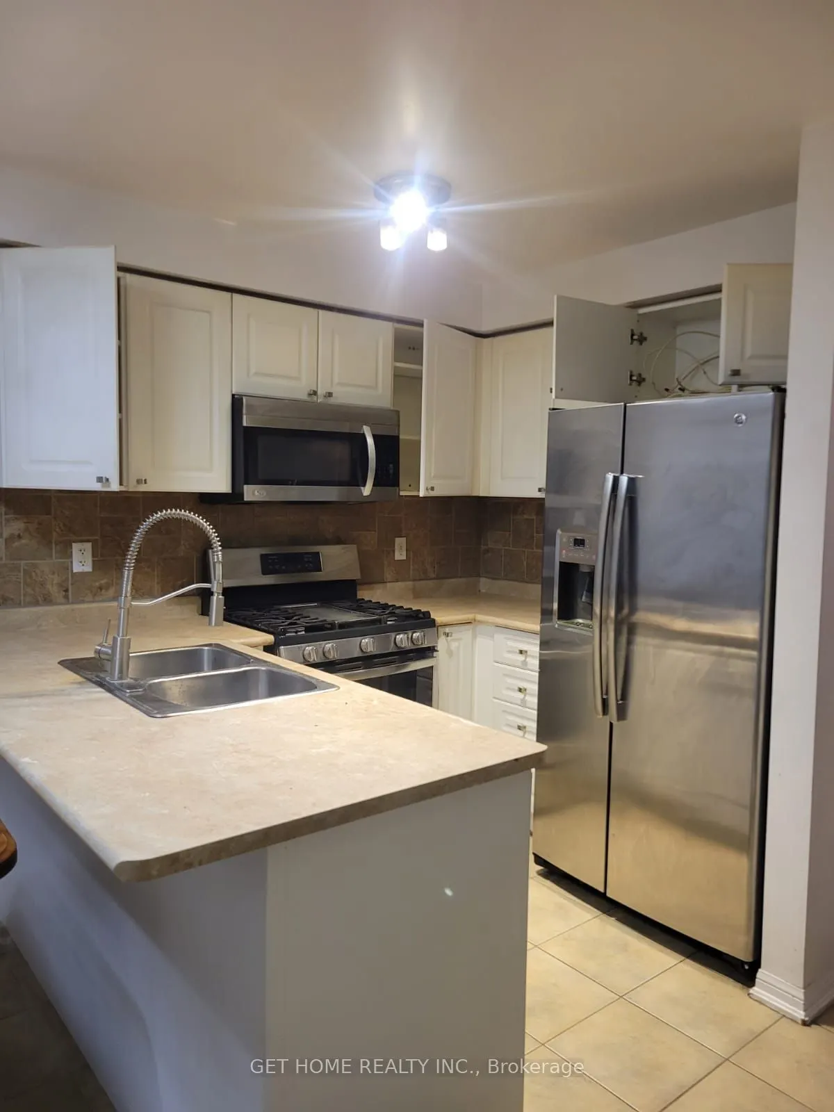 1548 Sarasota Crescent