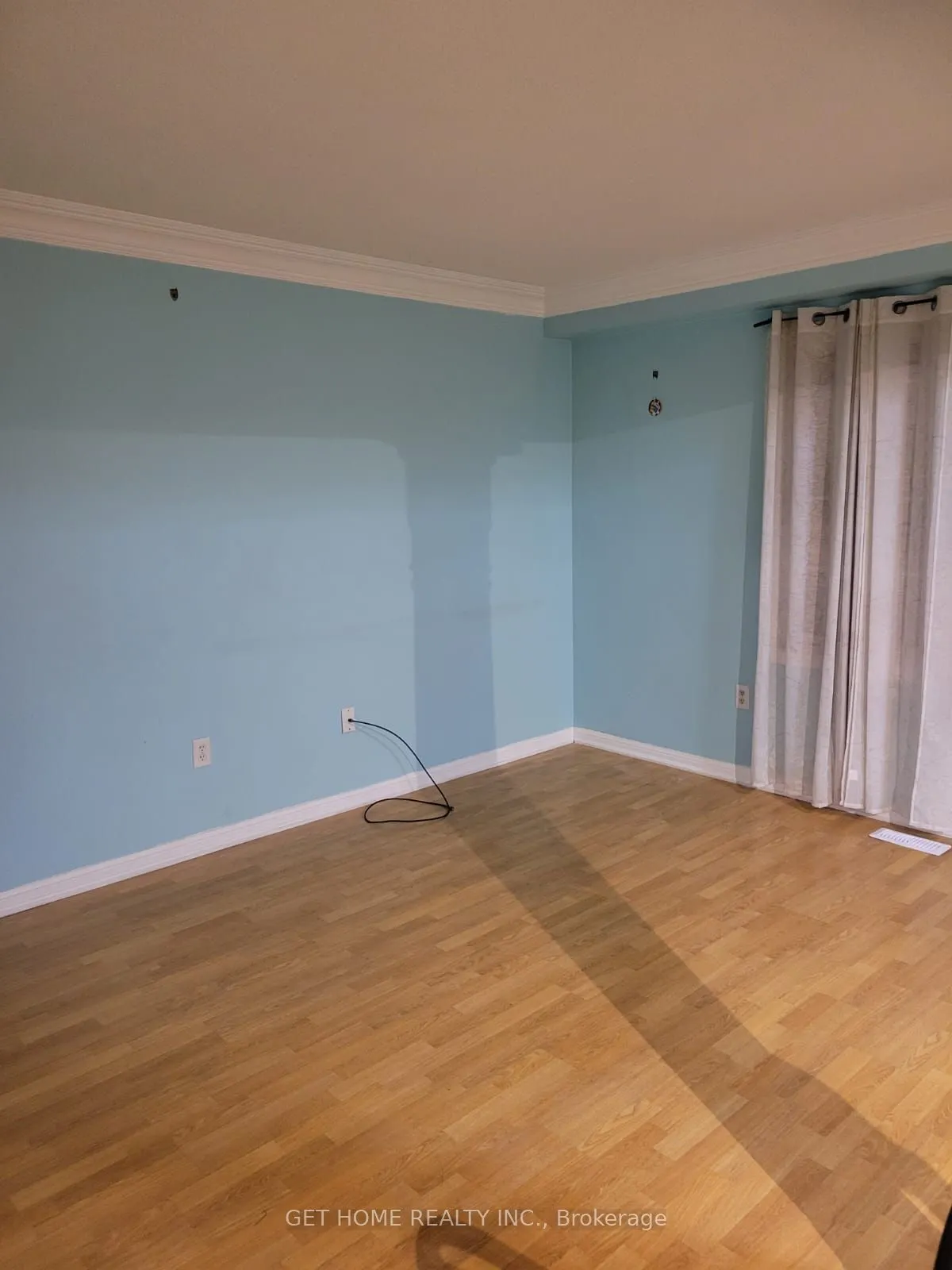 1548 Sarasota Crescent