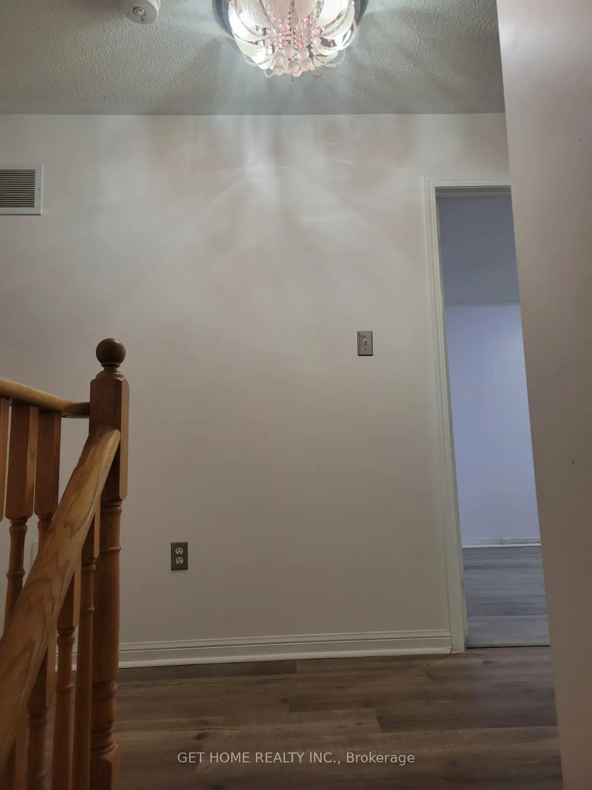 1548 Sarasota Crescent