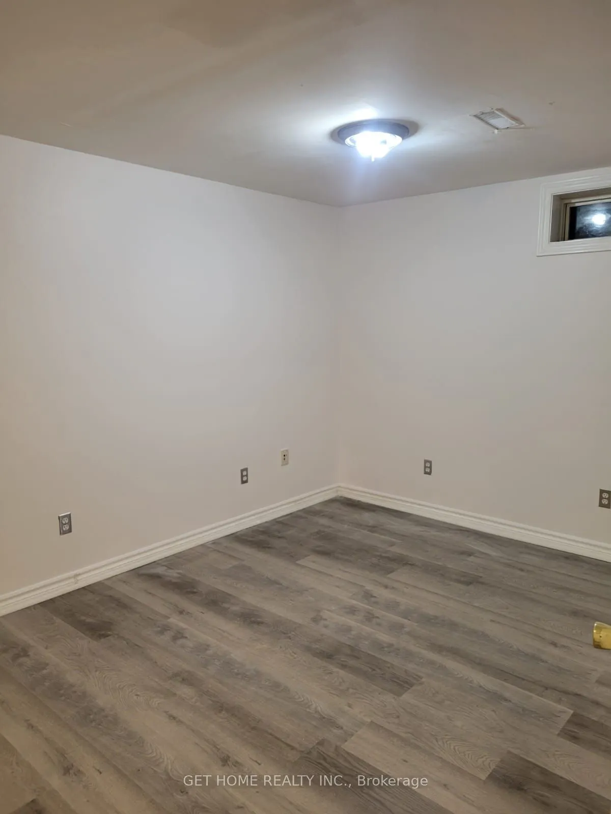 1548 Sarasota Crescent