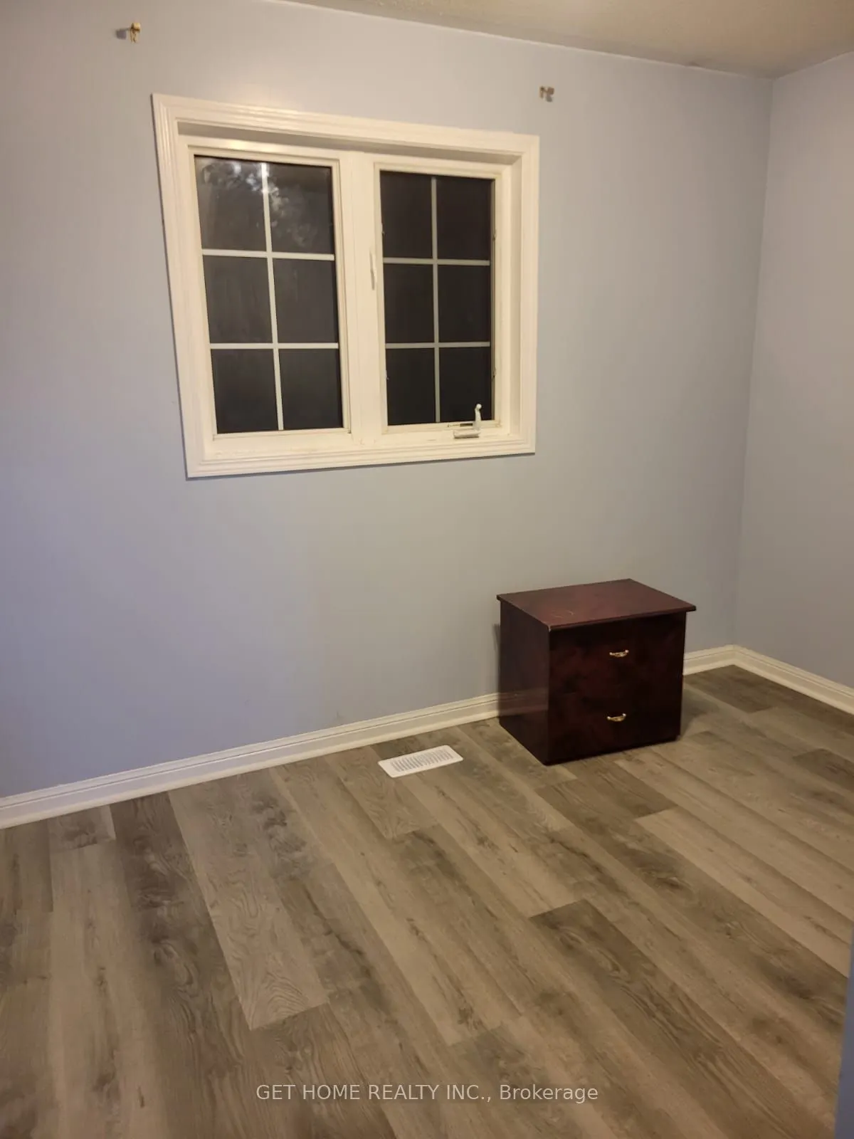 1548 Sarasota Crescent