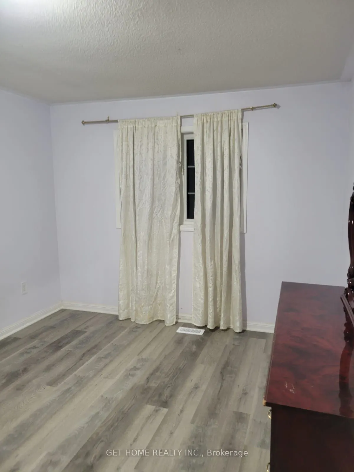 1548 Sarasota Crescent