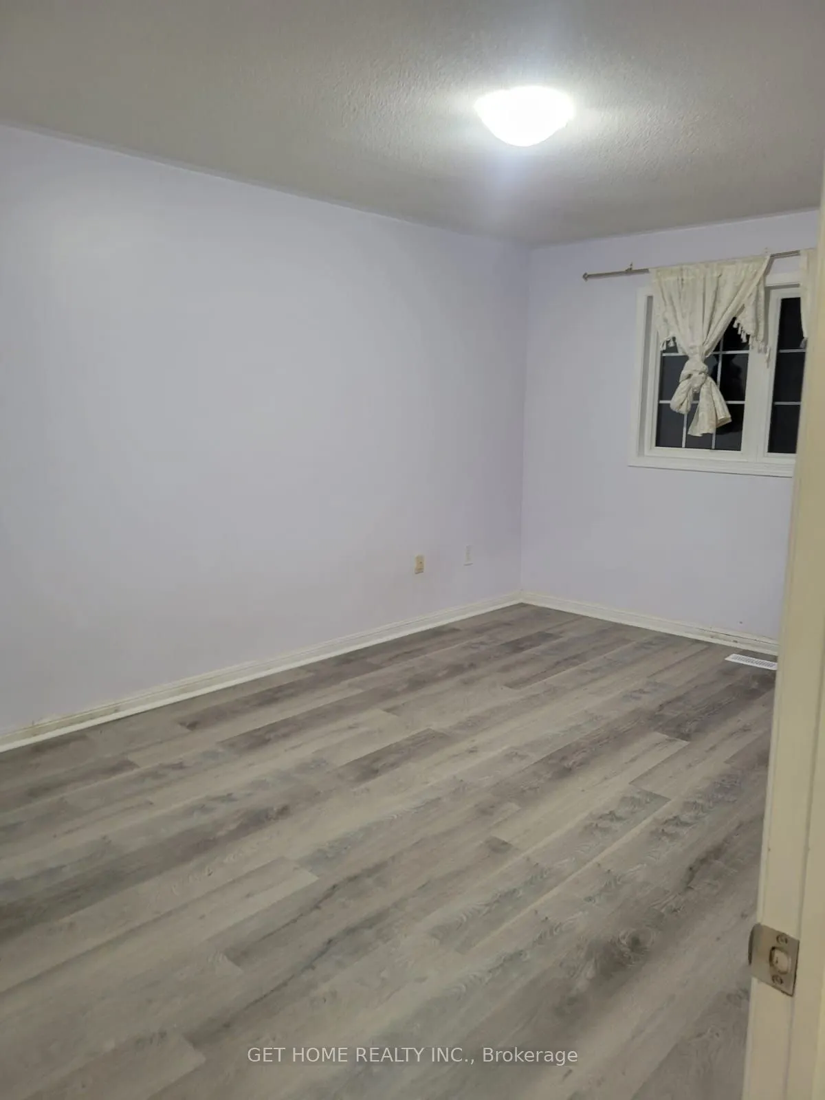 1548 Sarasota Crescent