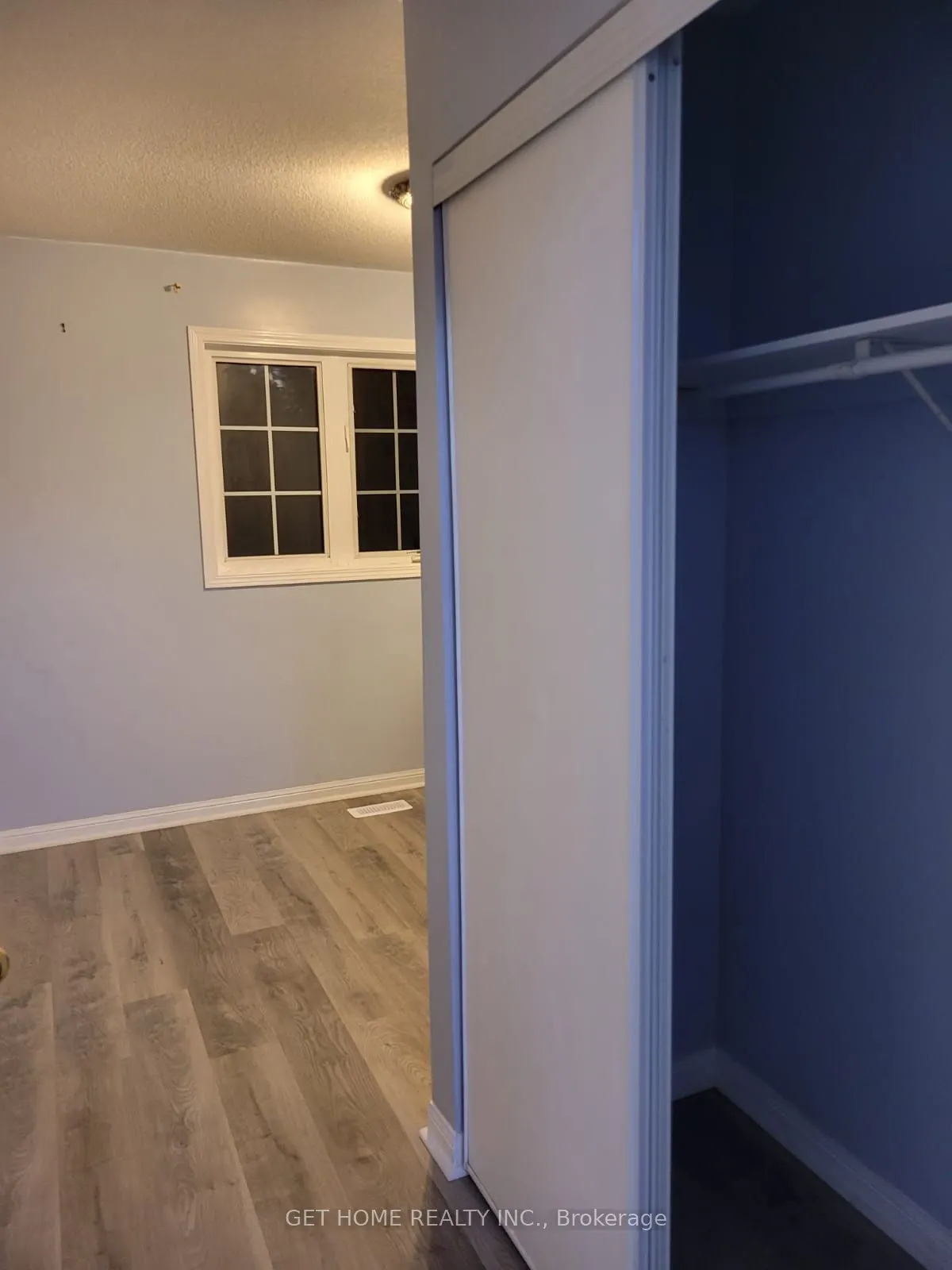 1548 Sarasota Crescent