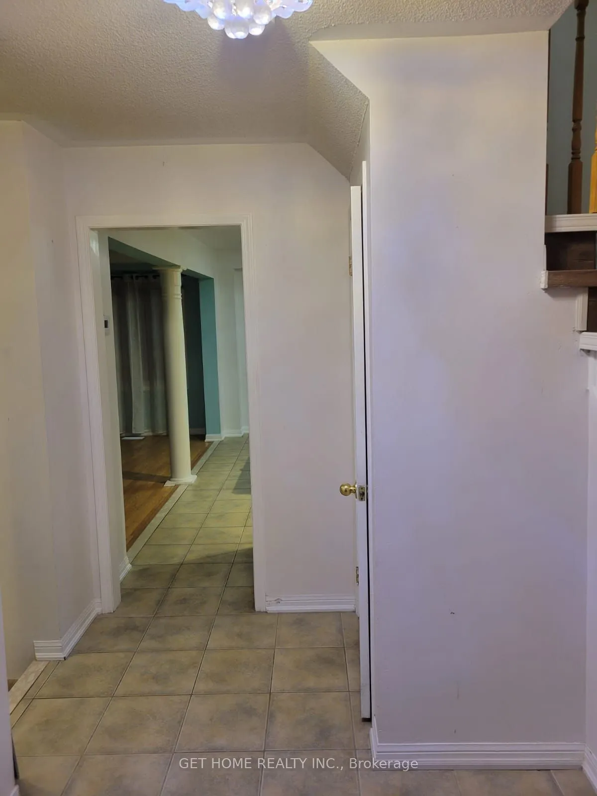 1548 Sarasota Crescent