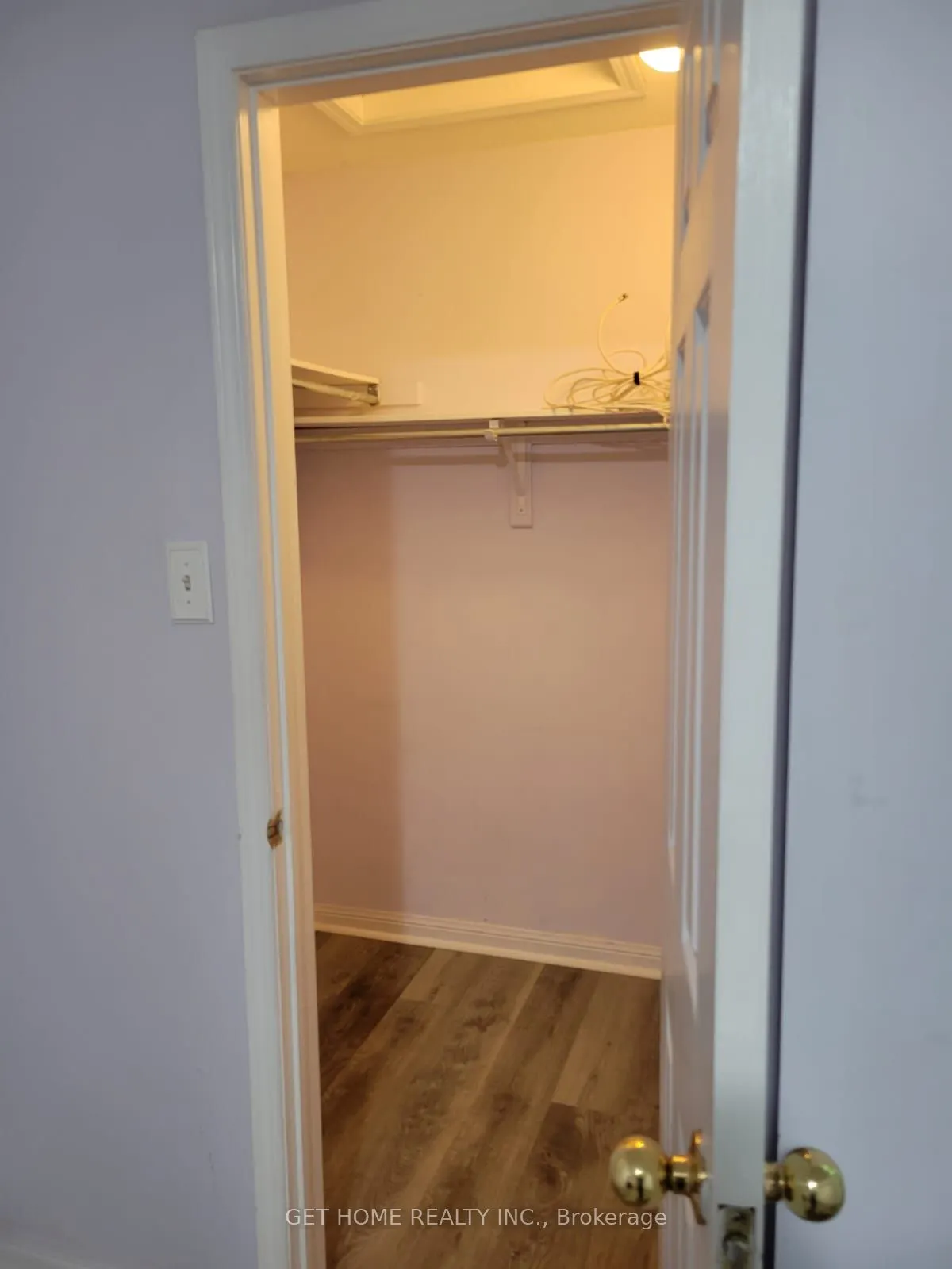 1548 Sarasota Crescent