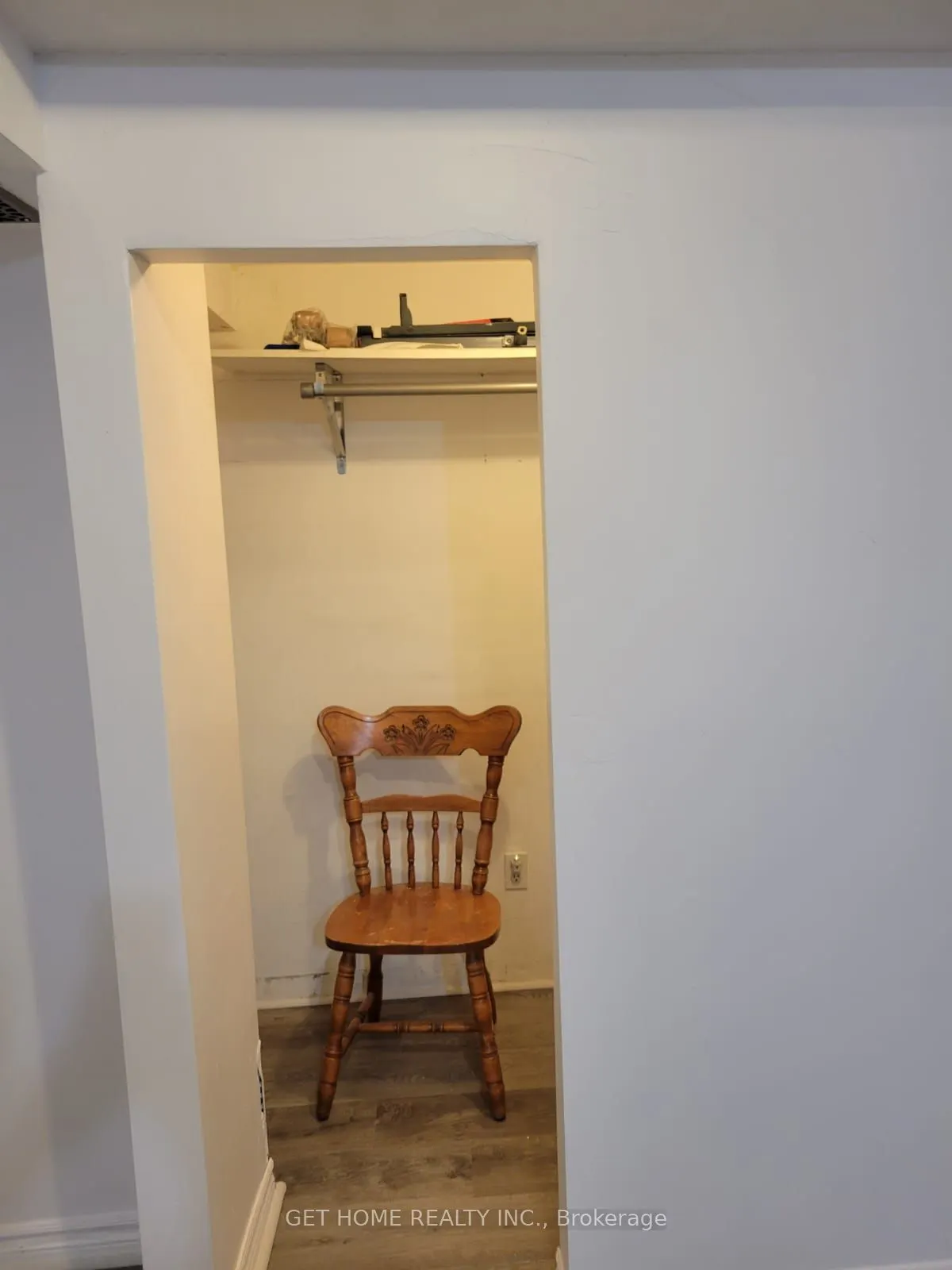 1548 Sarasota Crescent