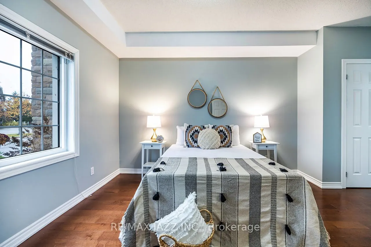 375 Lakebreeze Drive, #102