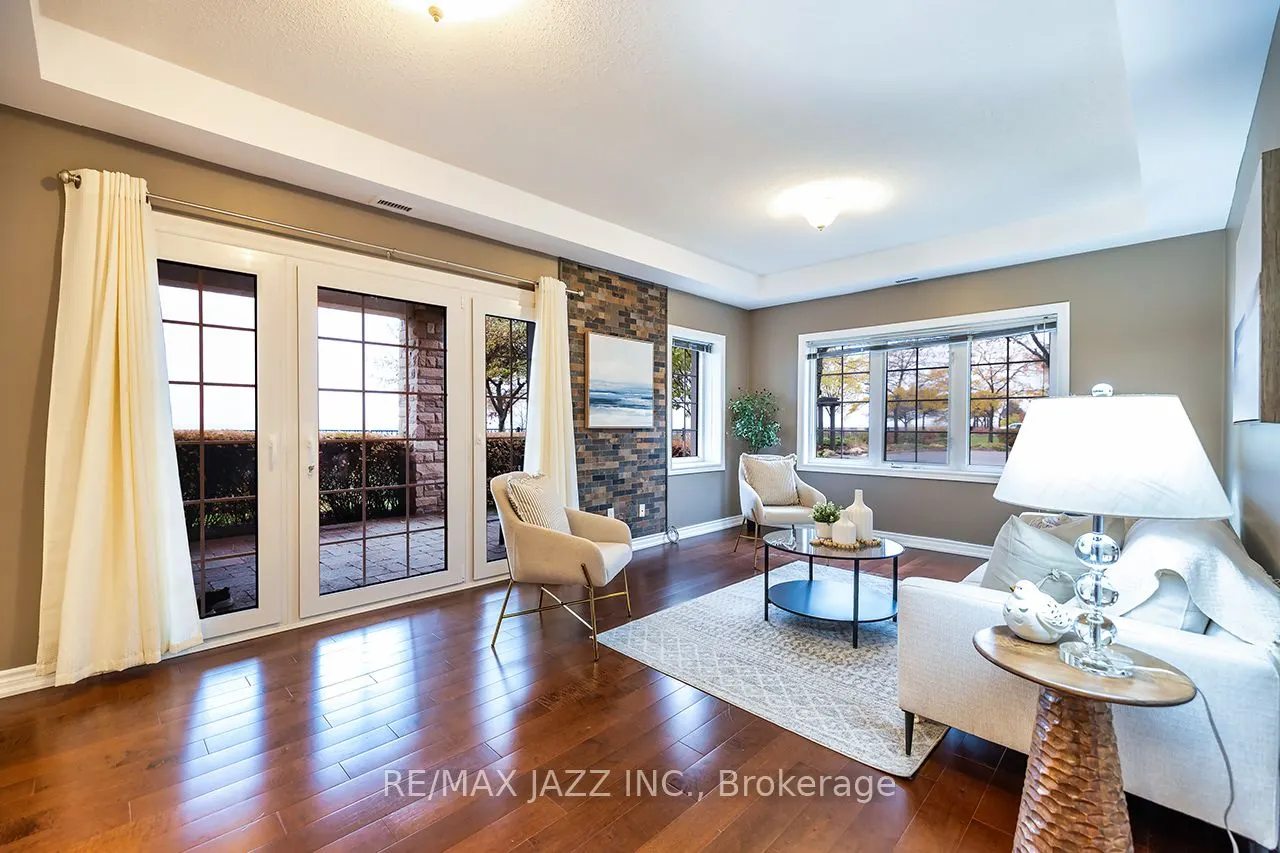 375 Lakebreeze Drive, #102