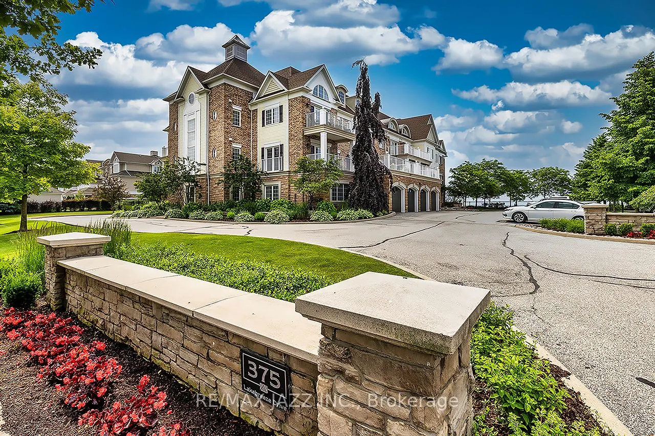 375 Lakebreeze Drive, #102