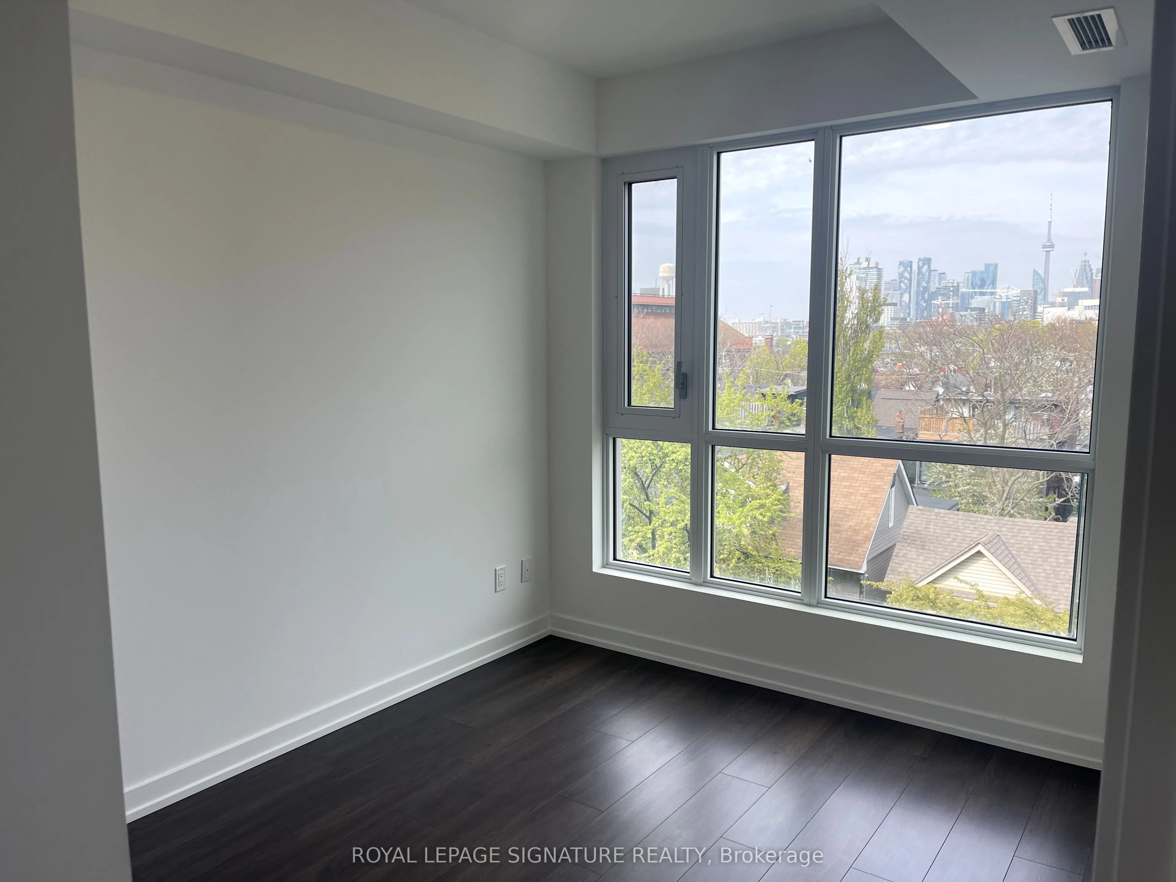 150 Logan Avenue, #512