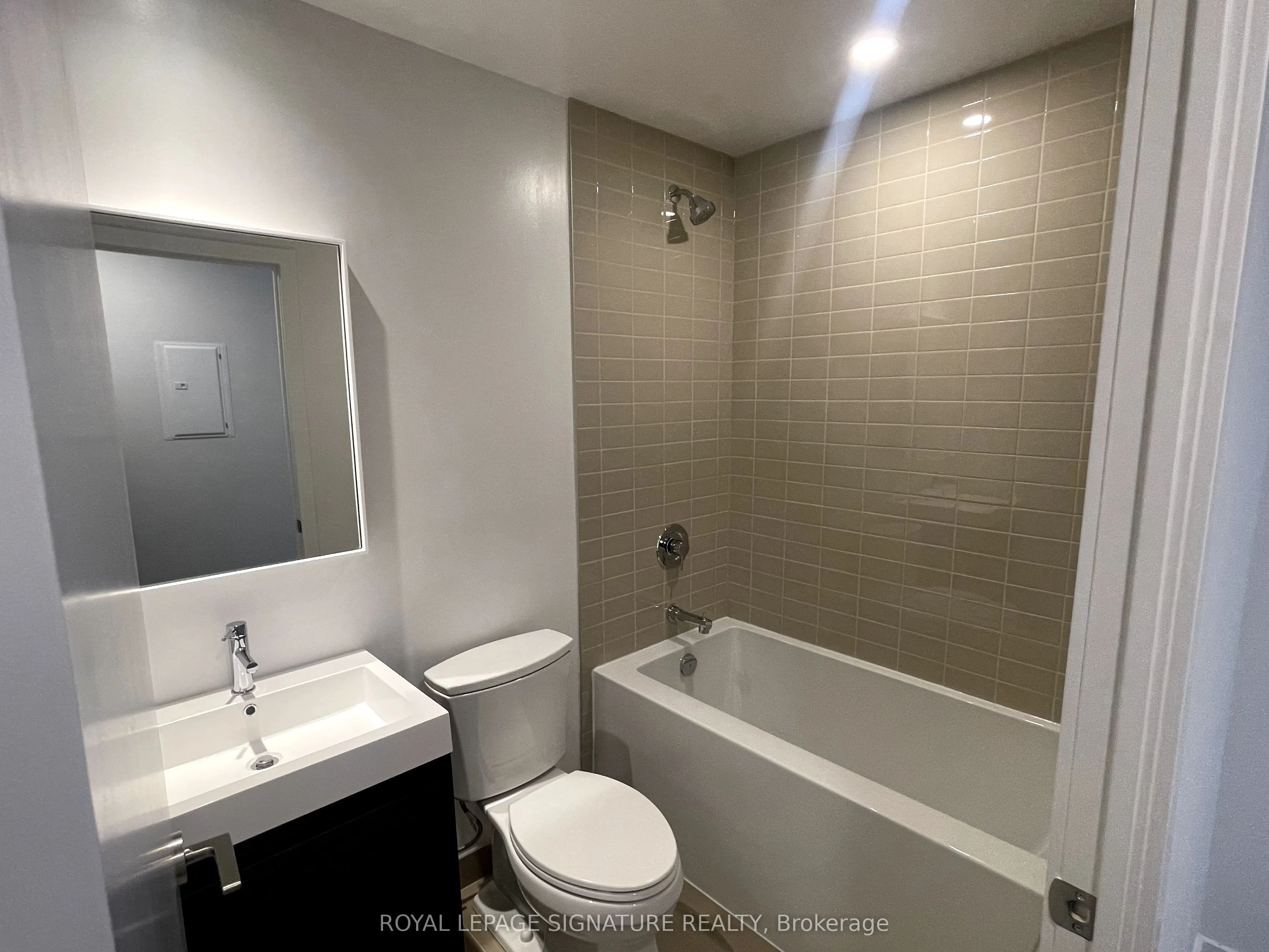 150 Logan Avenue, #512