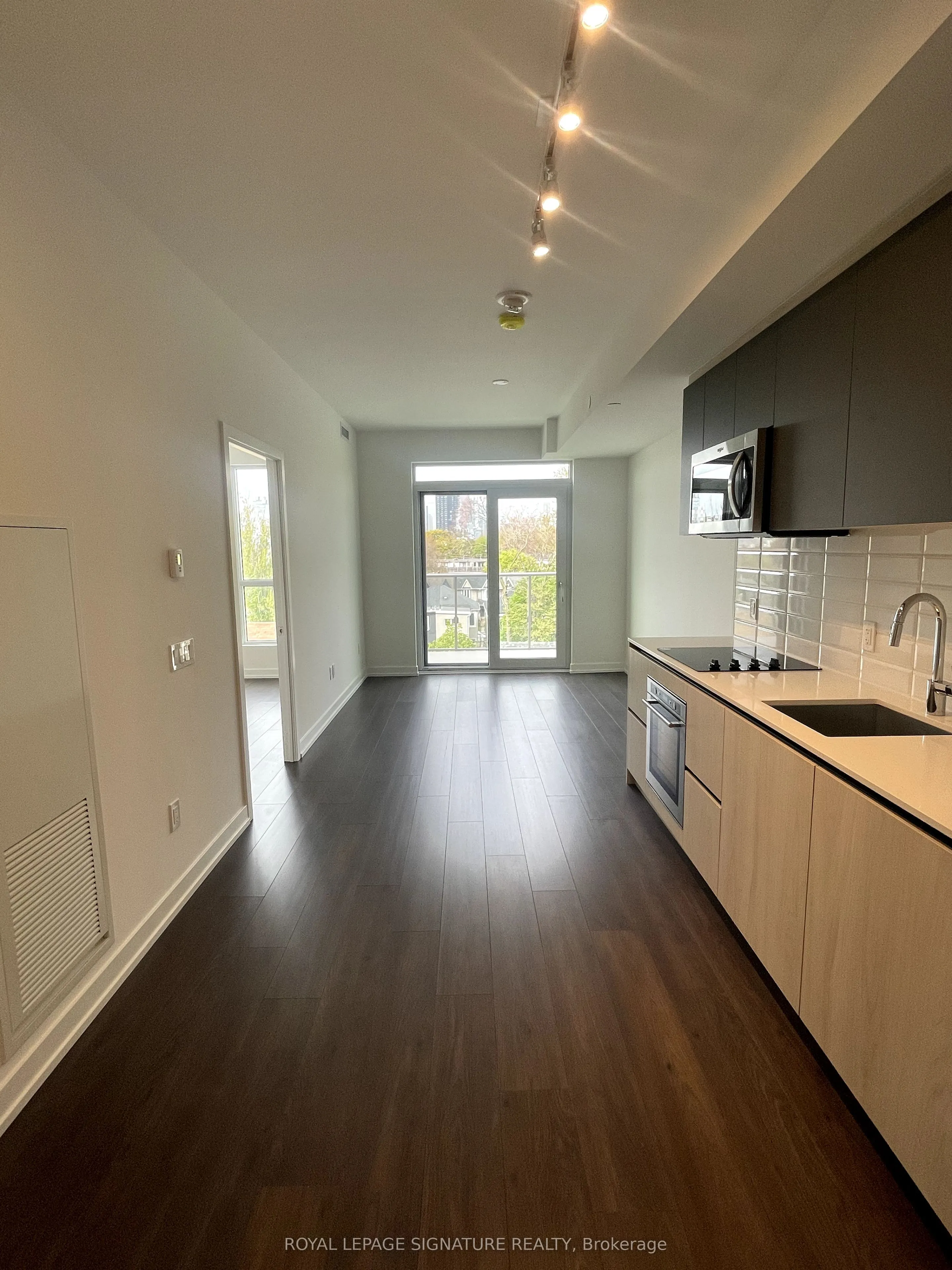 150 Logan Avenue, #512