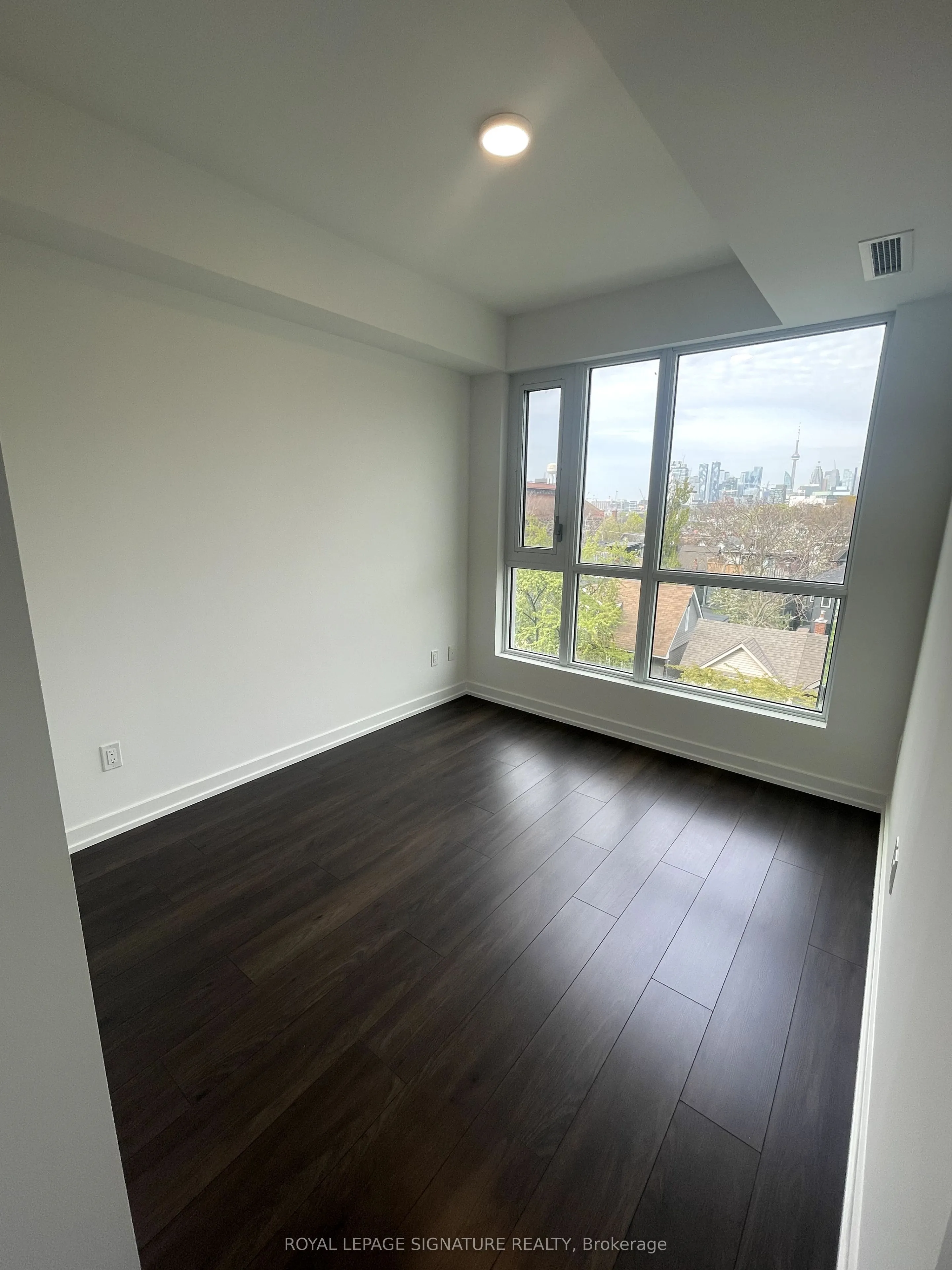 150 Logan Avenue, #512