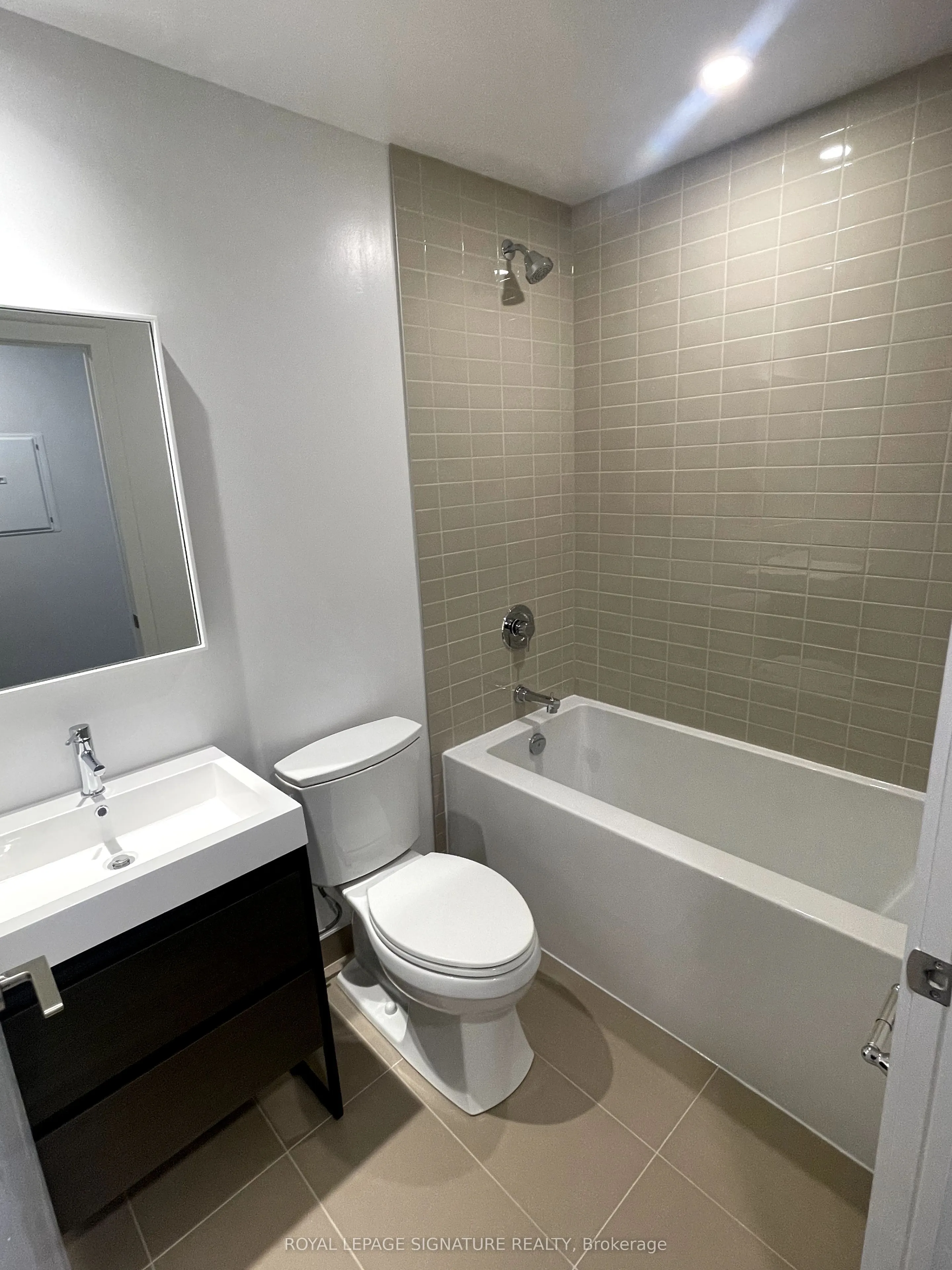 150 Logan Avenue, #512