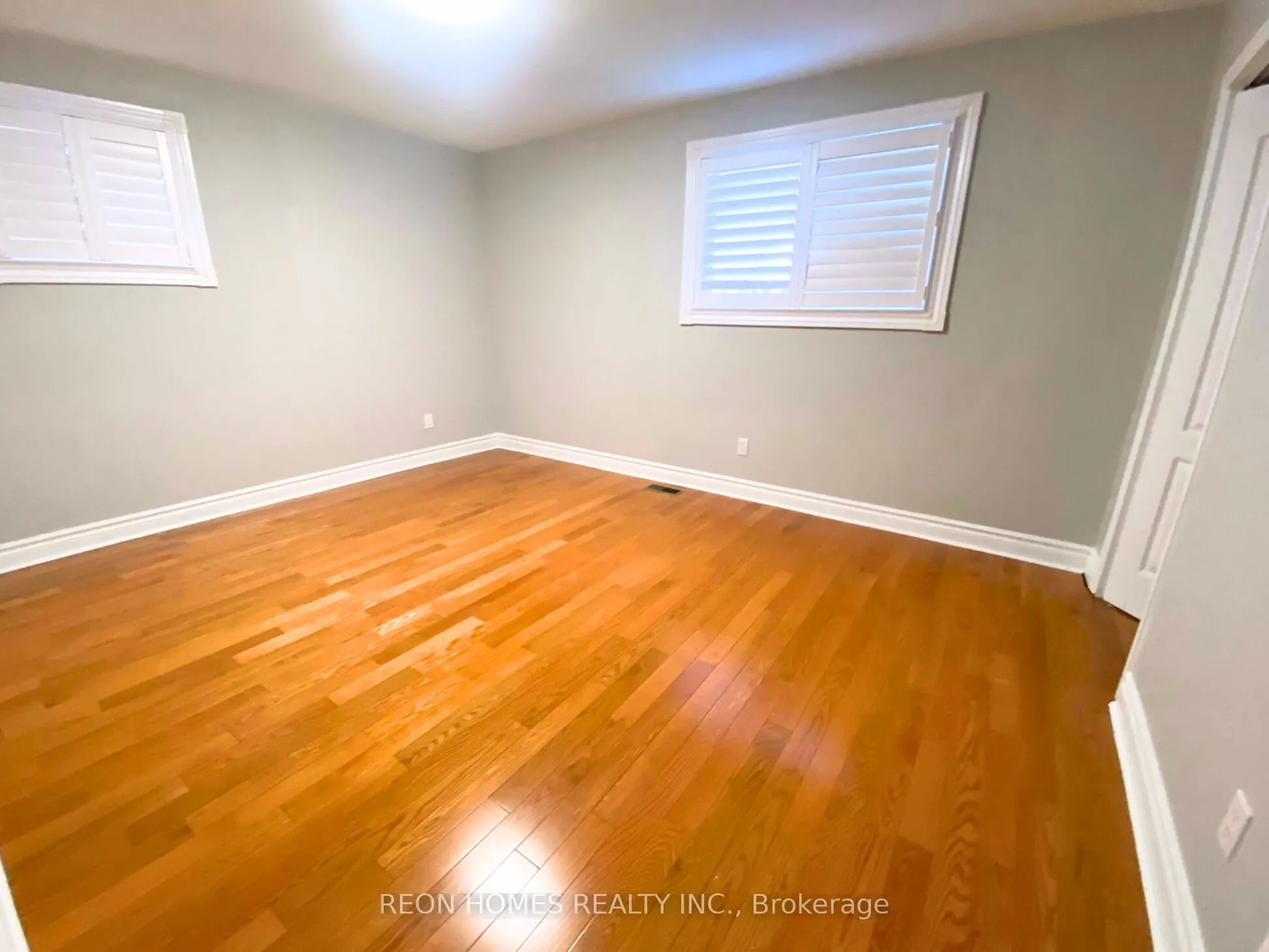 724 Sheppard Avenue, #(Main)