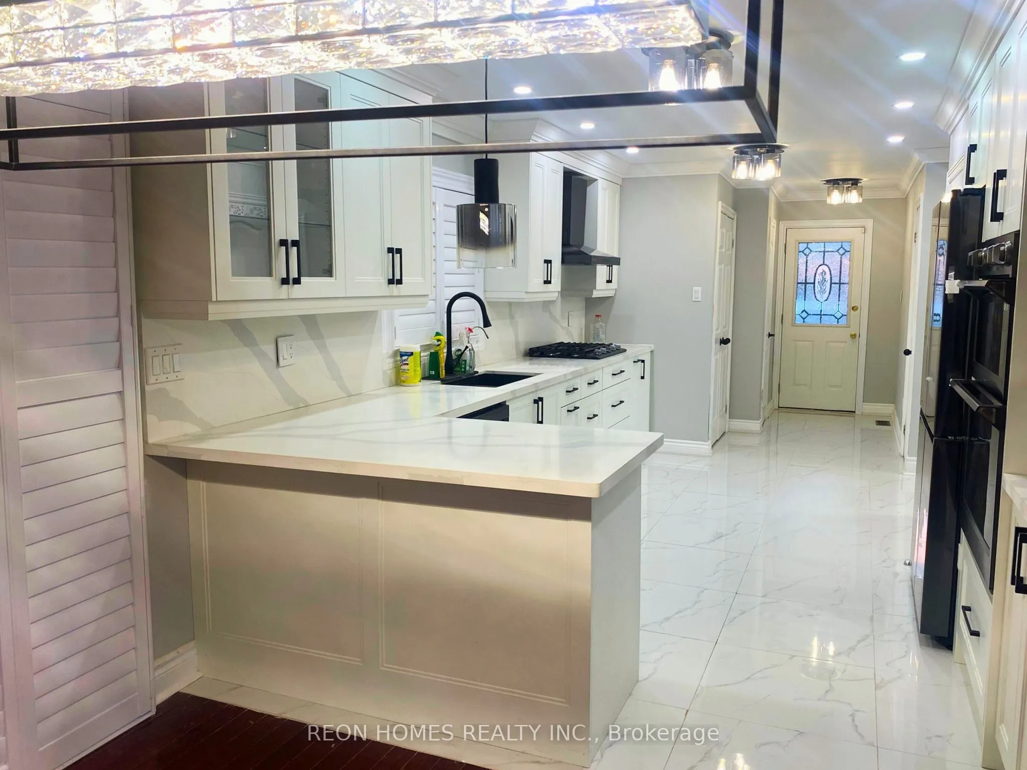 724 Sheppard Avenue, #(Main)