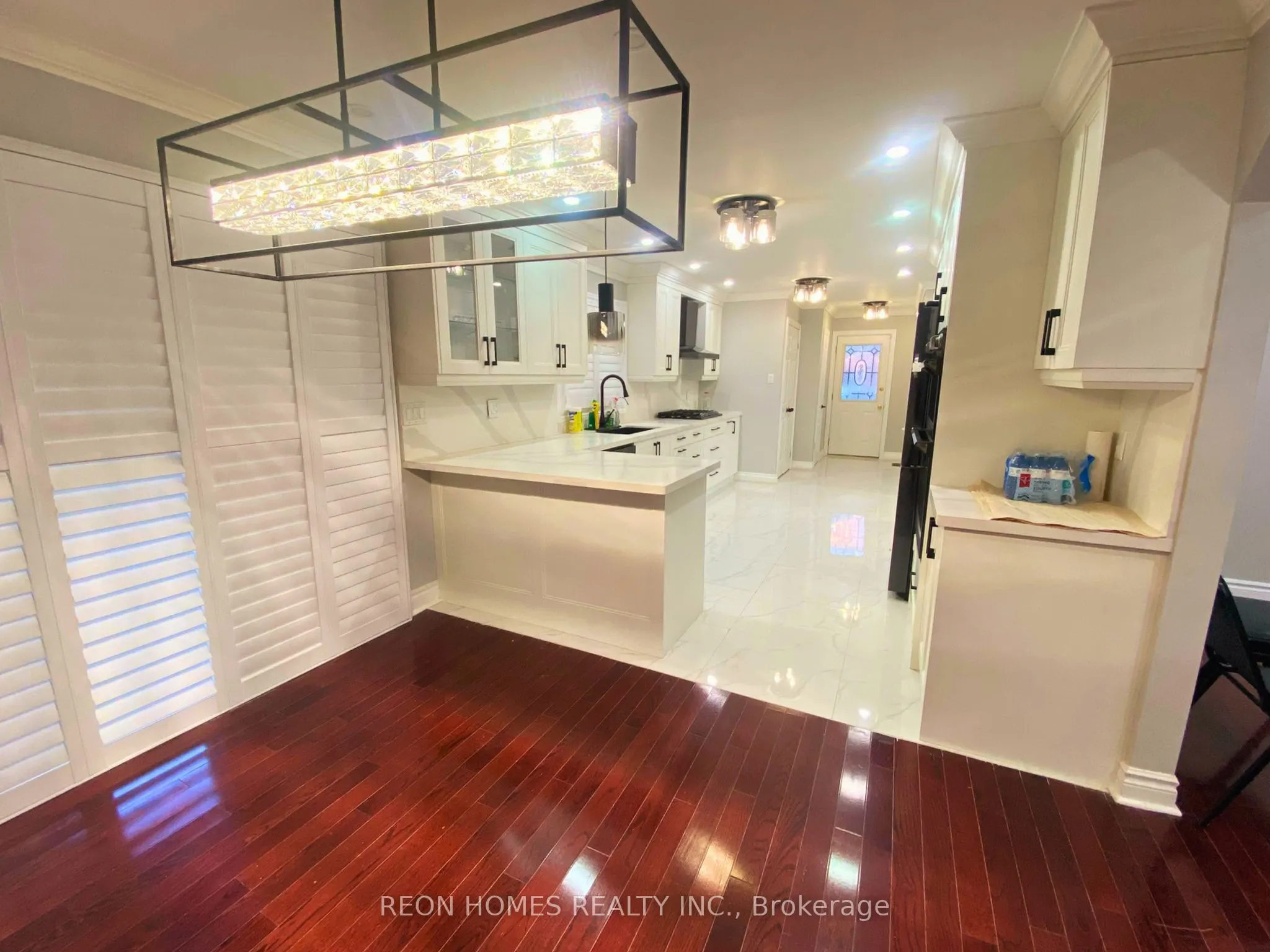 724 Sheppard Avenue, #(Main)