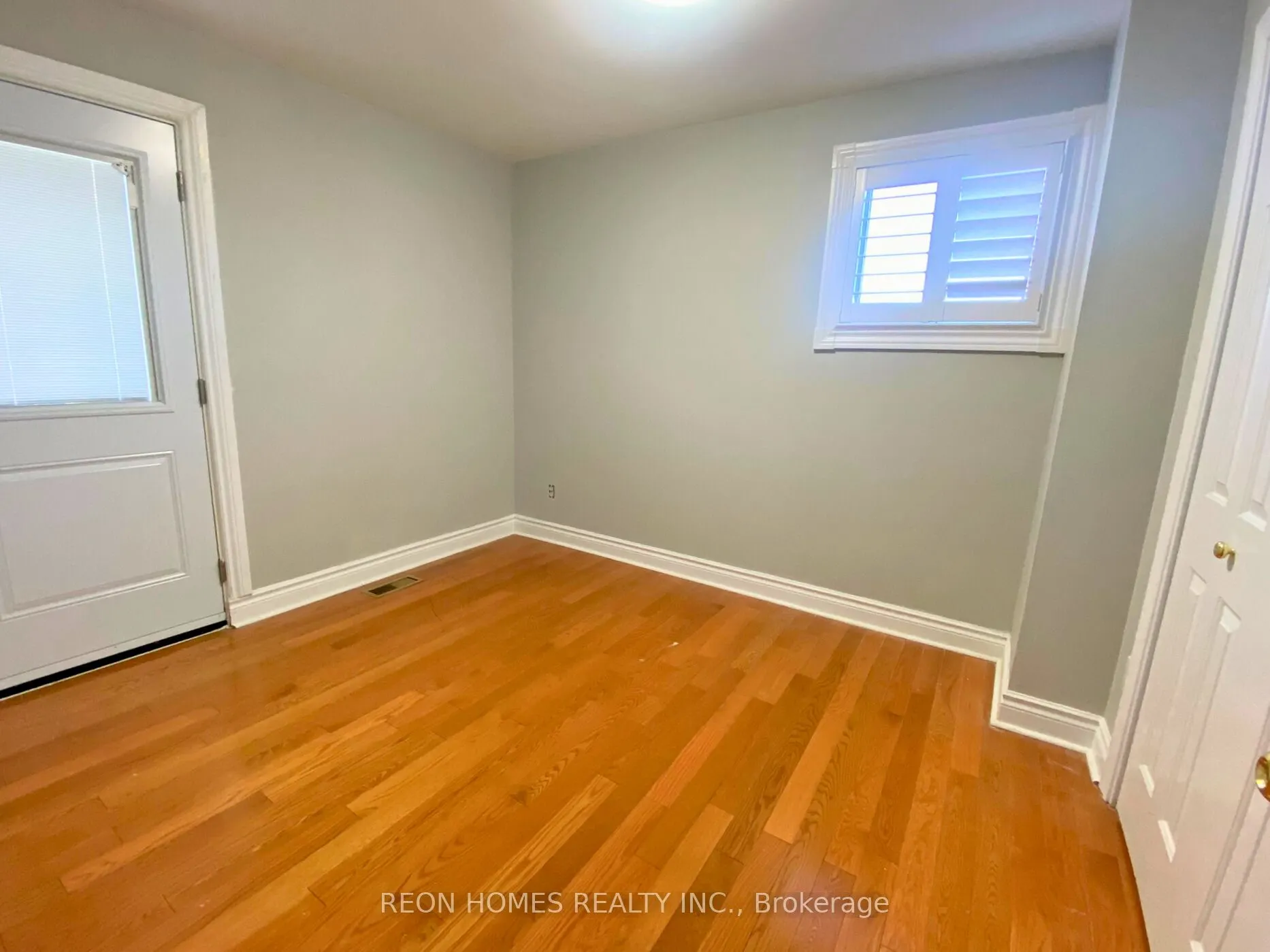 724 Sheppard Avenue, #(Main)