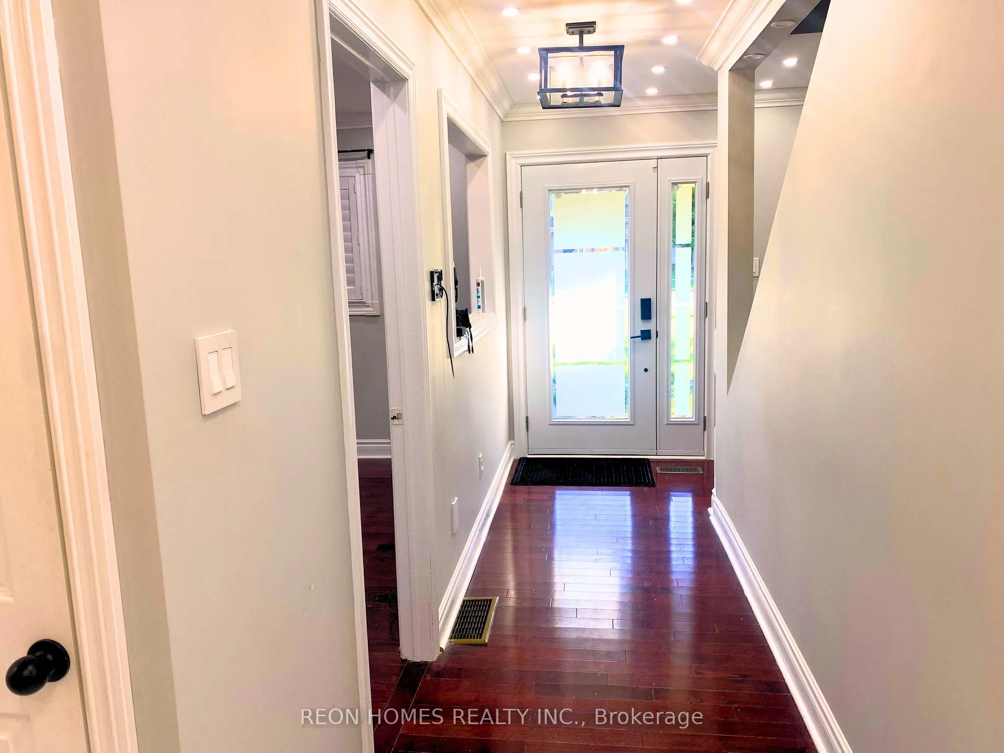 724 Sheppard Avenue, #(Main)