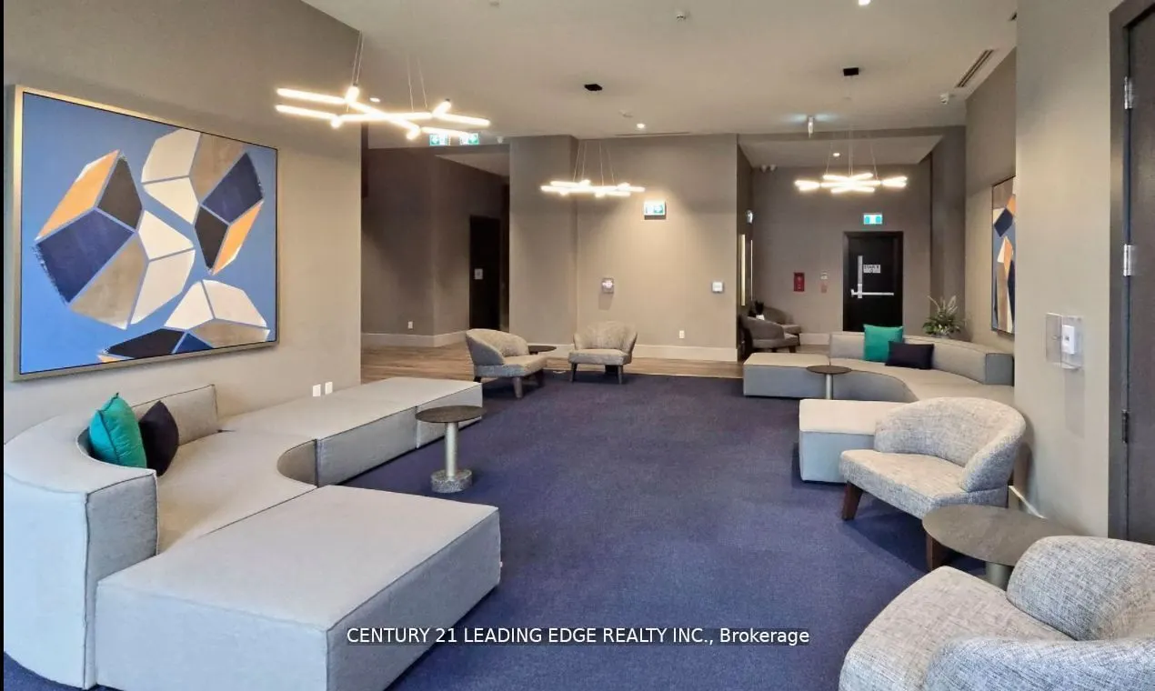 2550 Simcoe Street N, #320