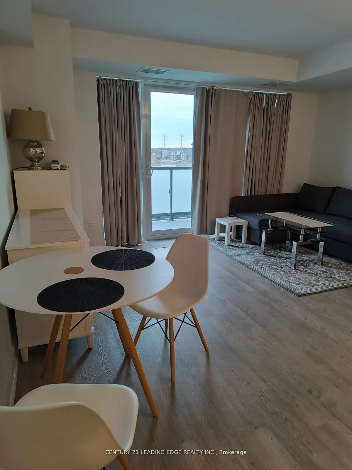 2550 Simcoe Street N, #320