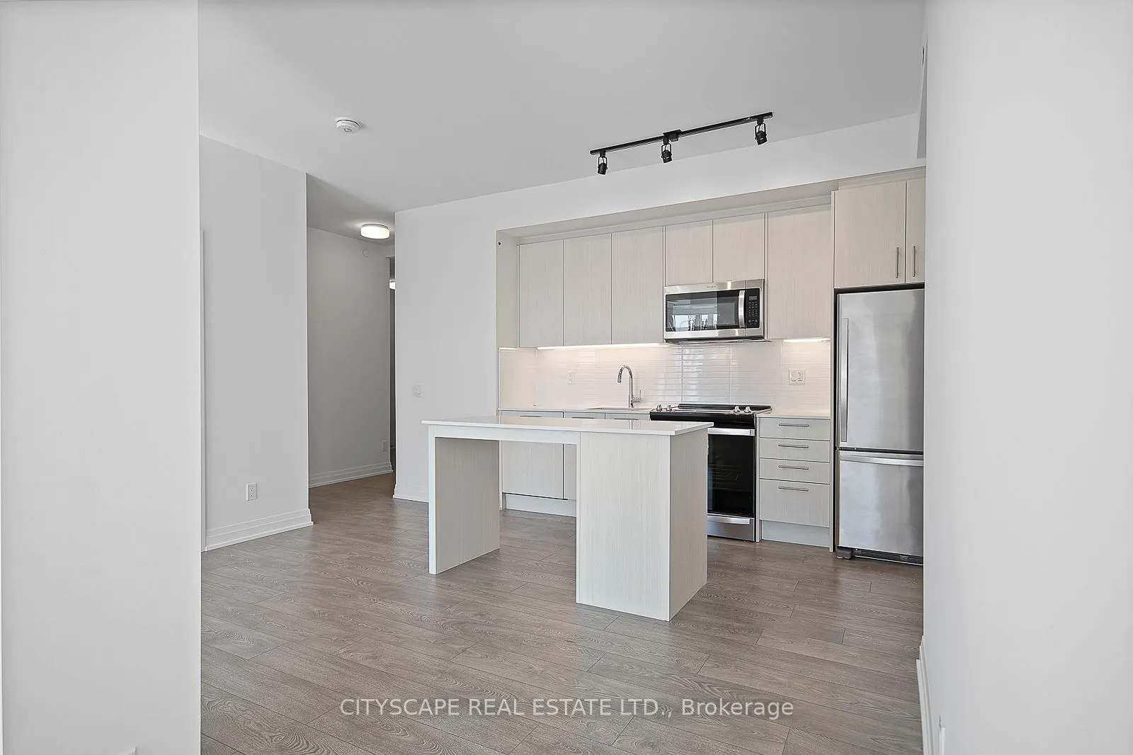 286 Main Street, #311