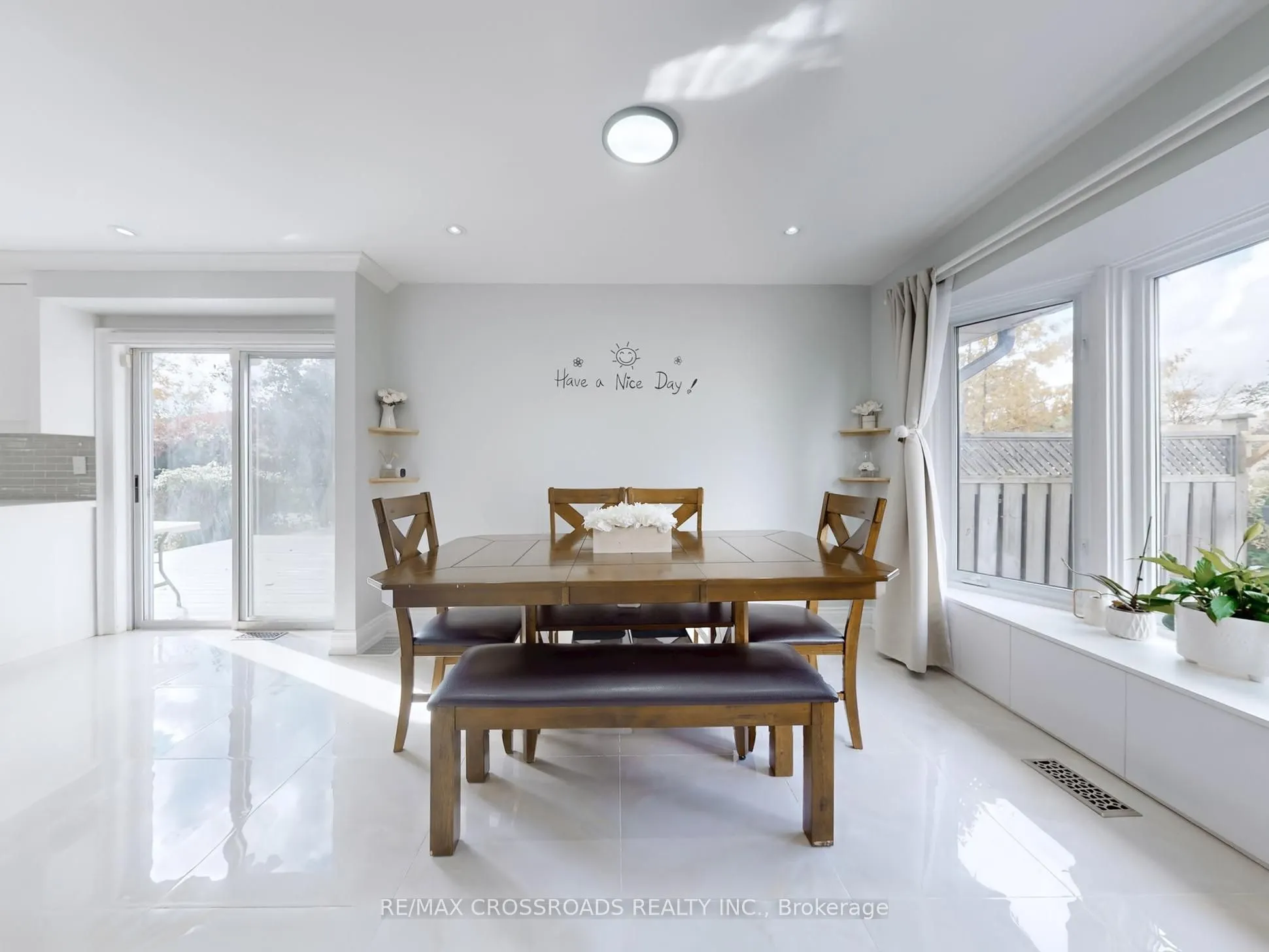 49 King Louis Crescent