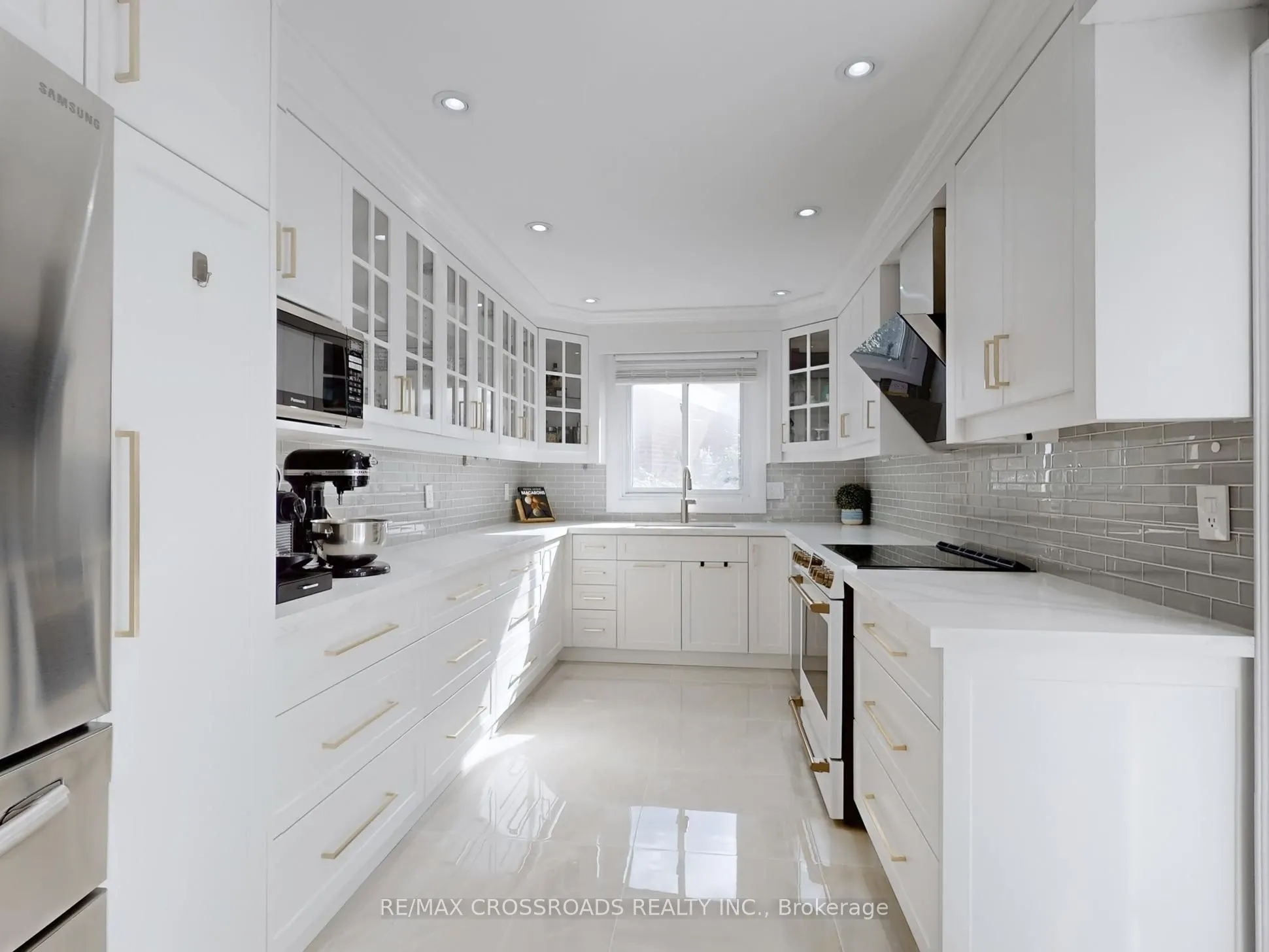 49 King Louis Crescent